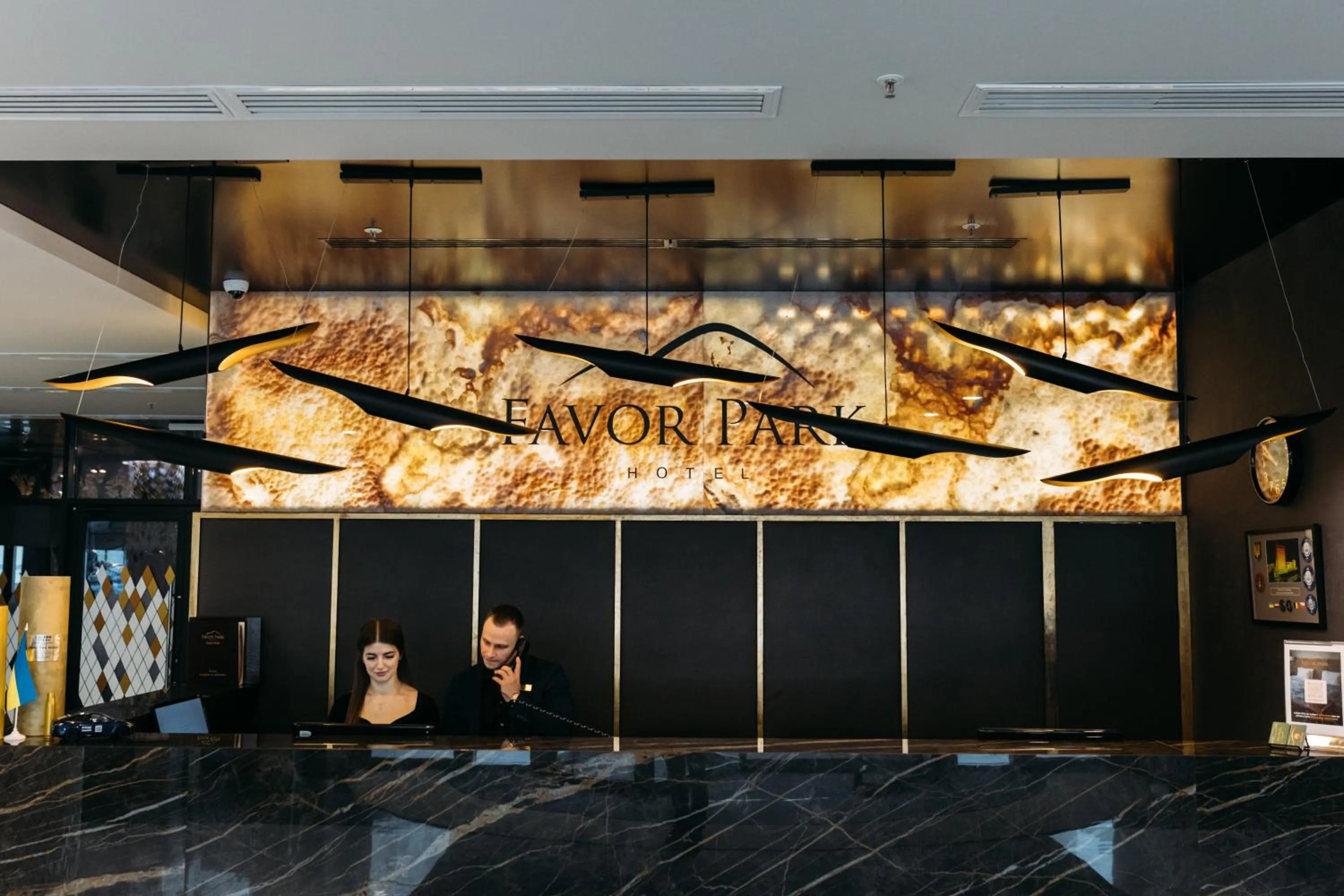 Restaurant/places to eat in Favor Park Hotel