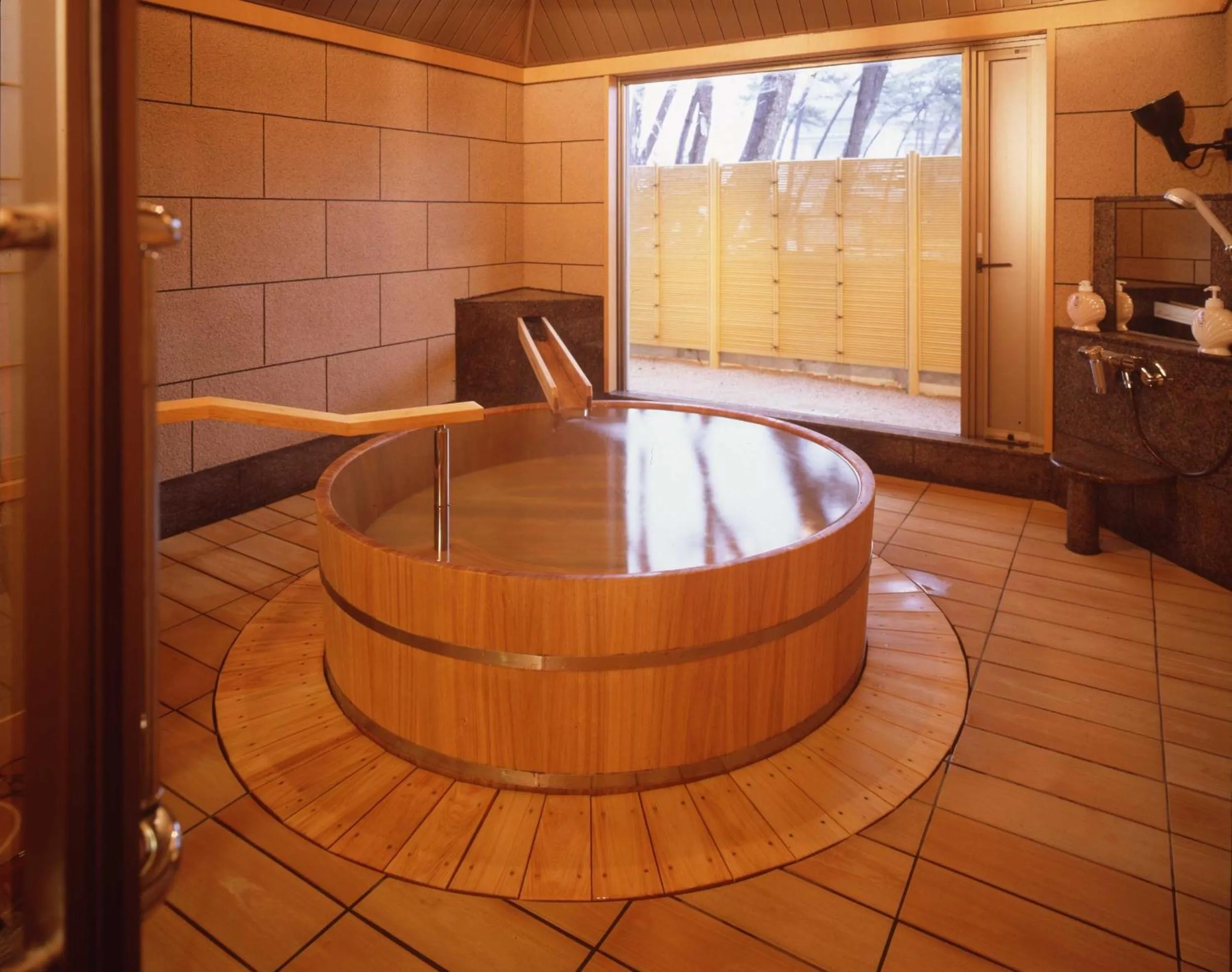 Spa and wellness centre/facilities in Kasuitei