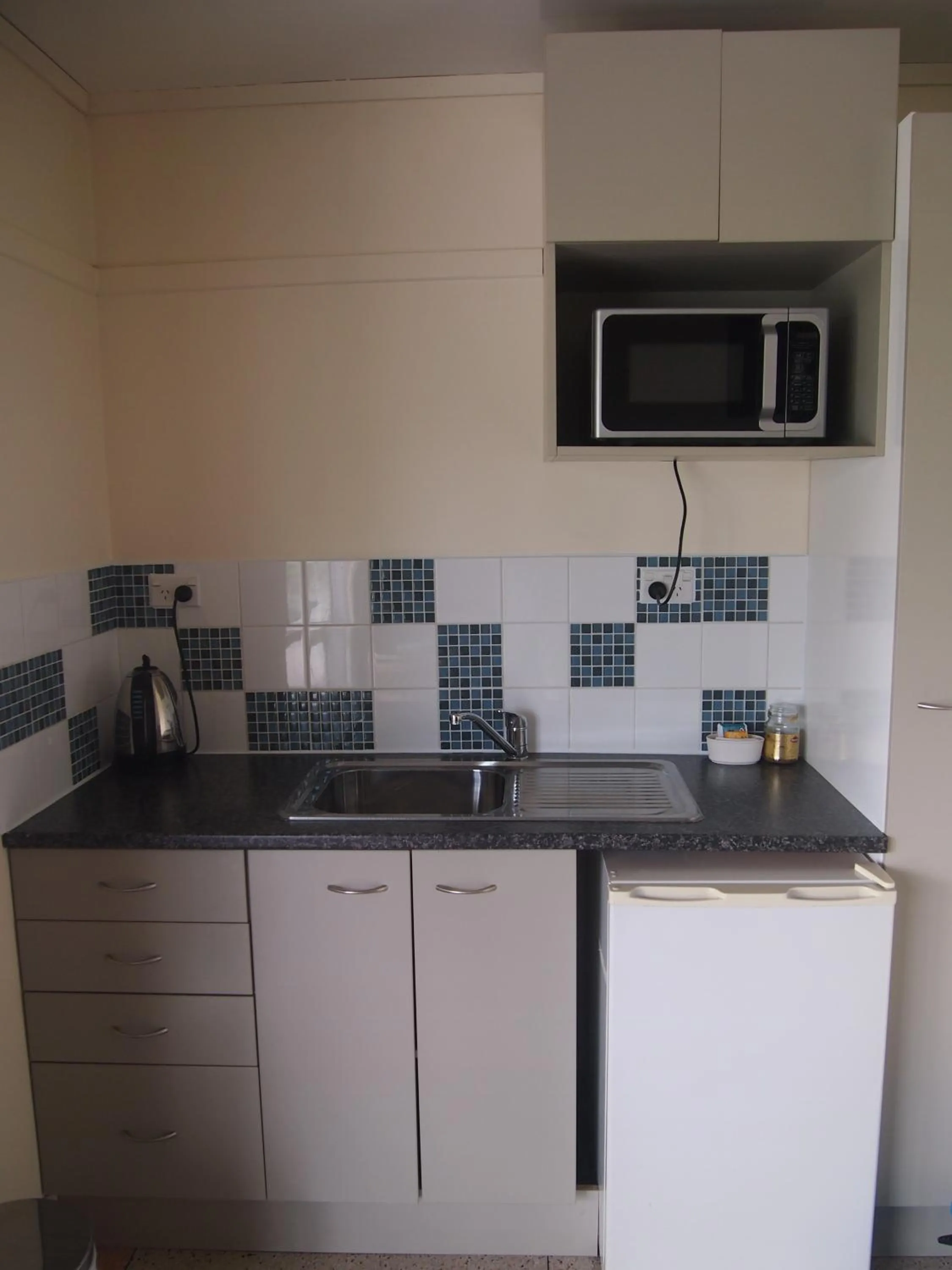 Kitchen or kitchenette in Manor Views NZ