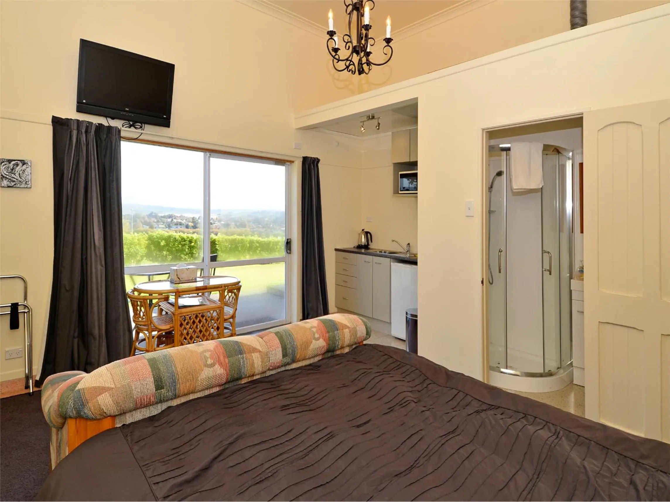 Bedroom, Bed in Manor Views NZ