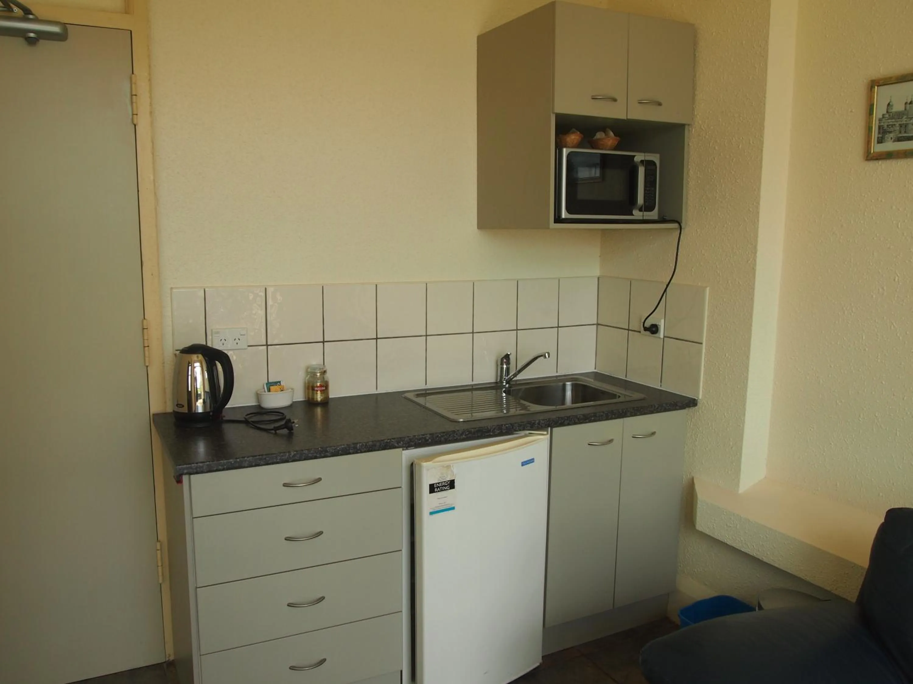 Kitchen or kitchenette in Manor Views NZ