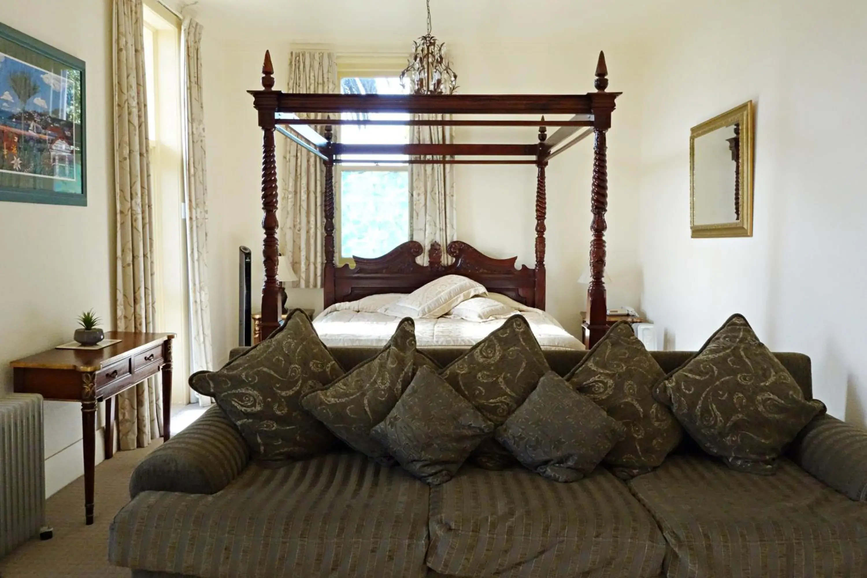 Honeymoon Suite with Lake View in Manor Views NZ Honeymoon Suite with Lake View in Manor Views NZ