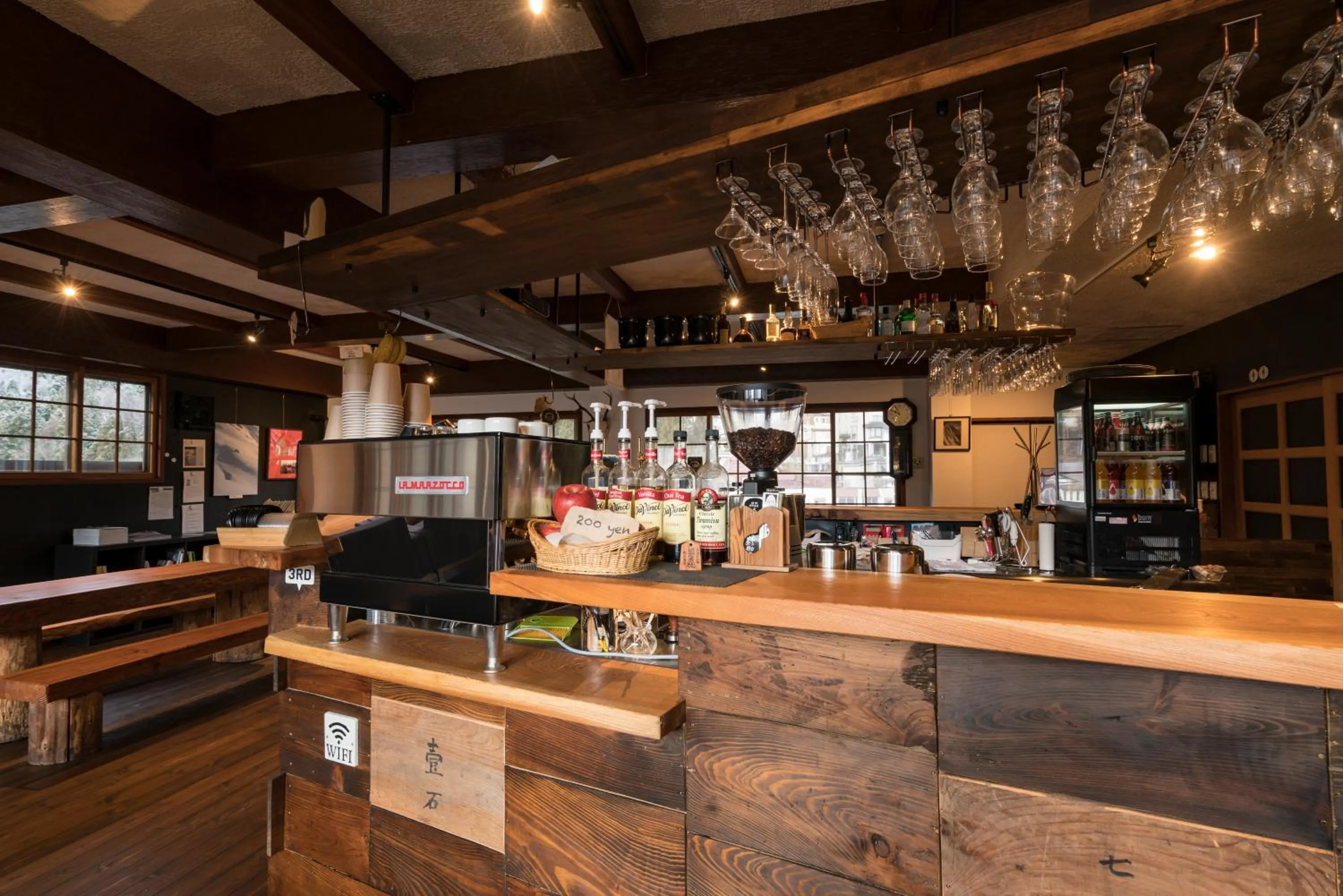 Restaurant/places to eat in Shirakaba