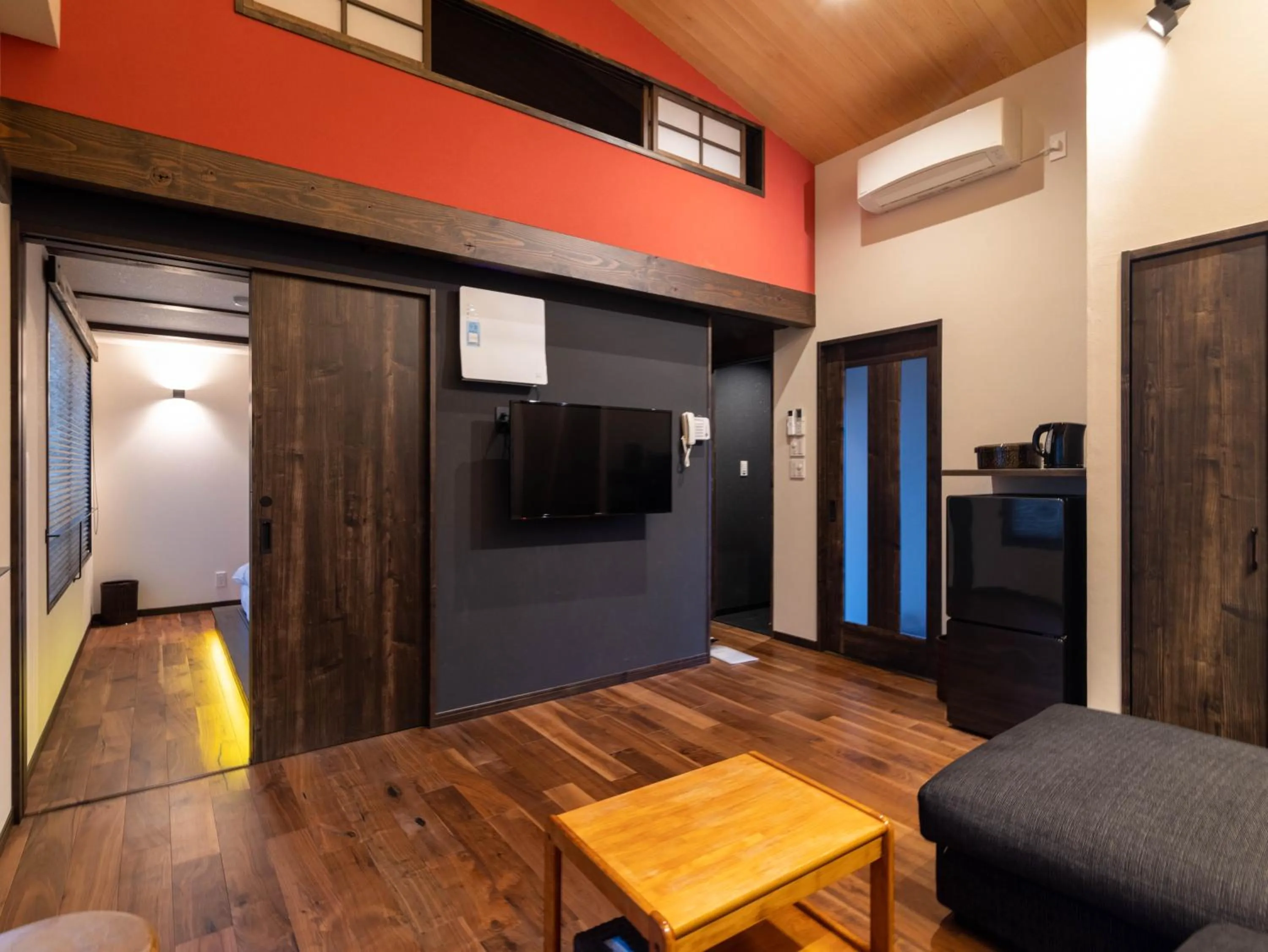 Photo of the whole room in Shirakaba