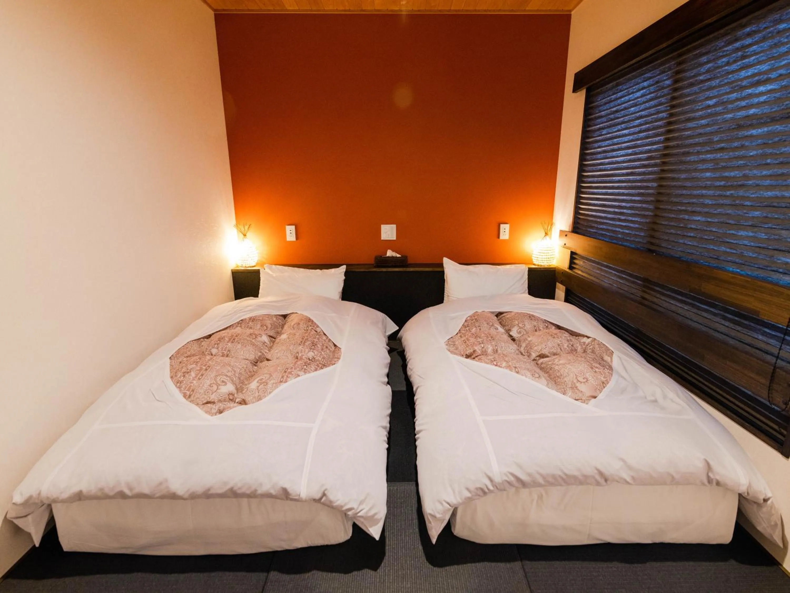 Photo of the whole room, Bed in Shirakaba