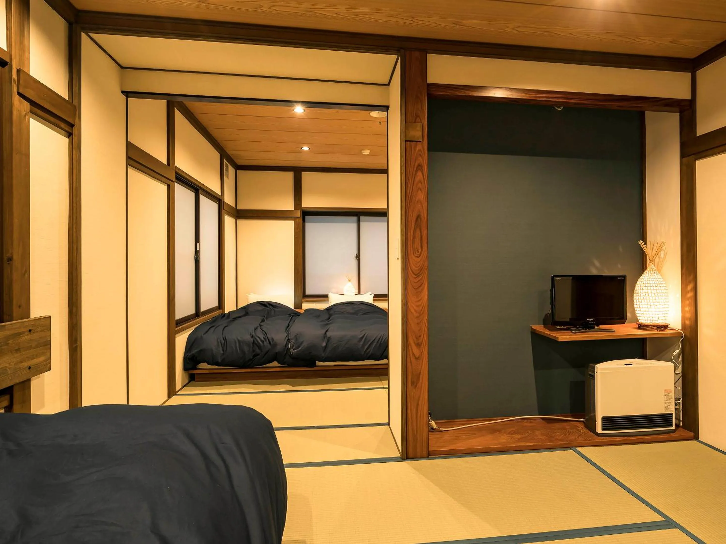 Photo of the whole room, Bed in Shirakaba