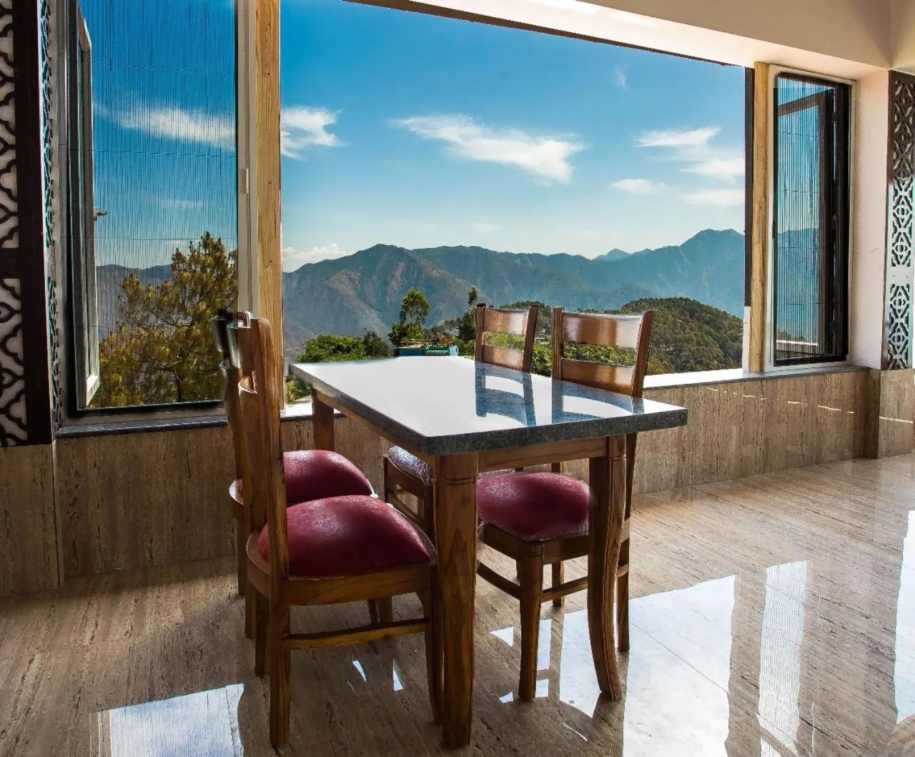 Mountain view in Clarks Collection Lansdowne