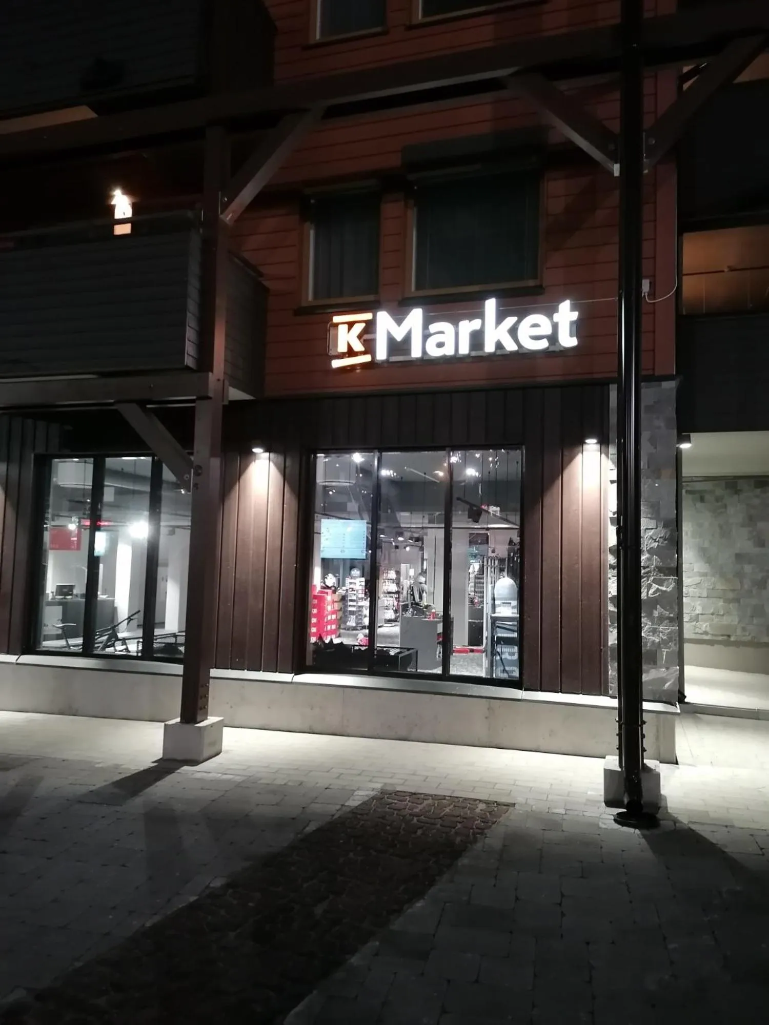 Supermarket/grocery shop in Hippu Apartment