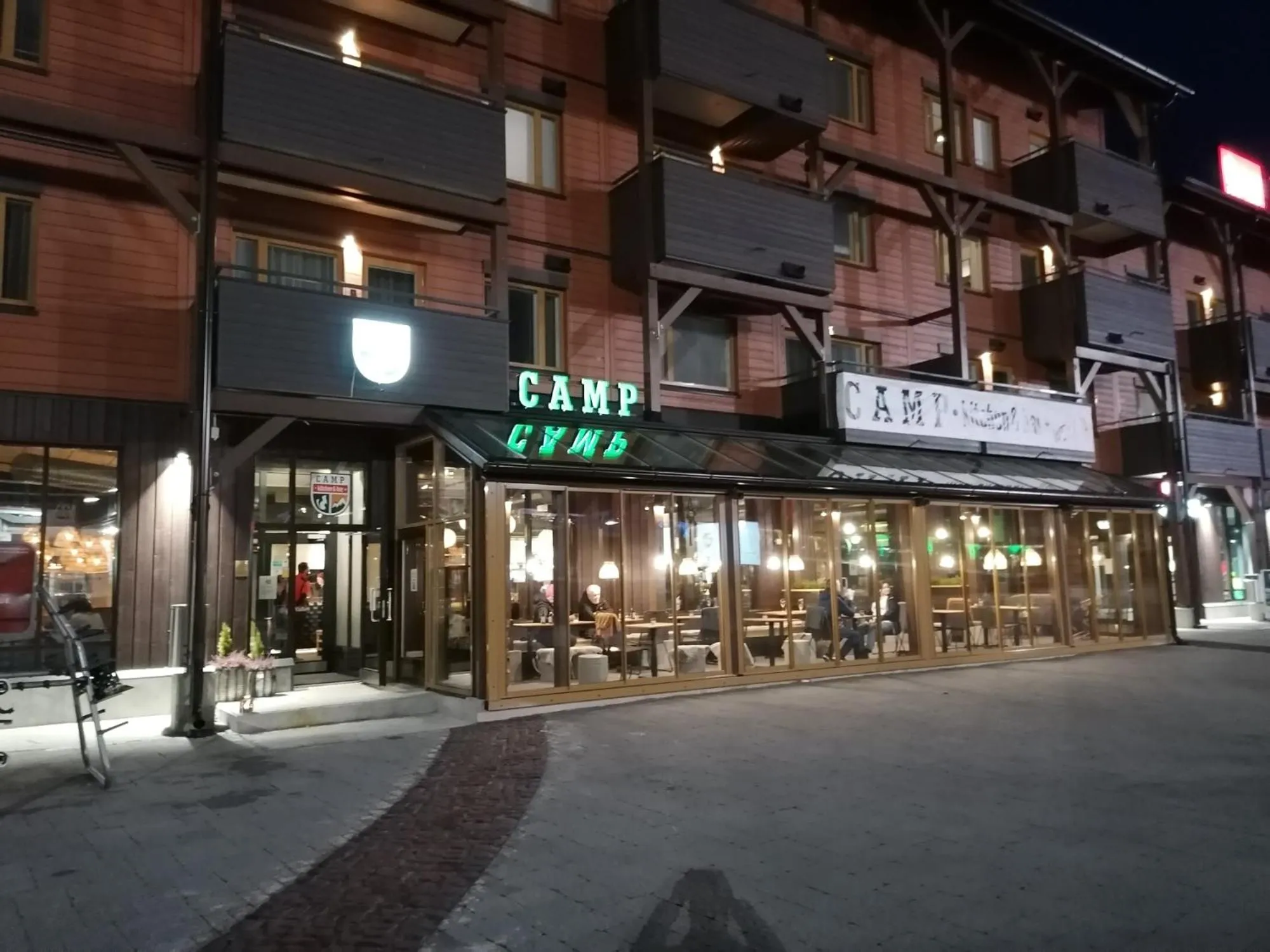 Restaurant/places to eat in Hippu Apartment