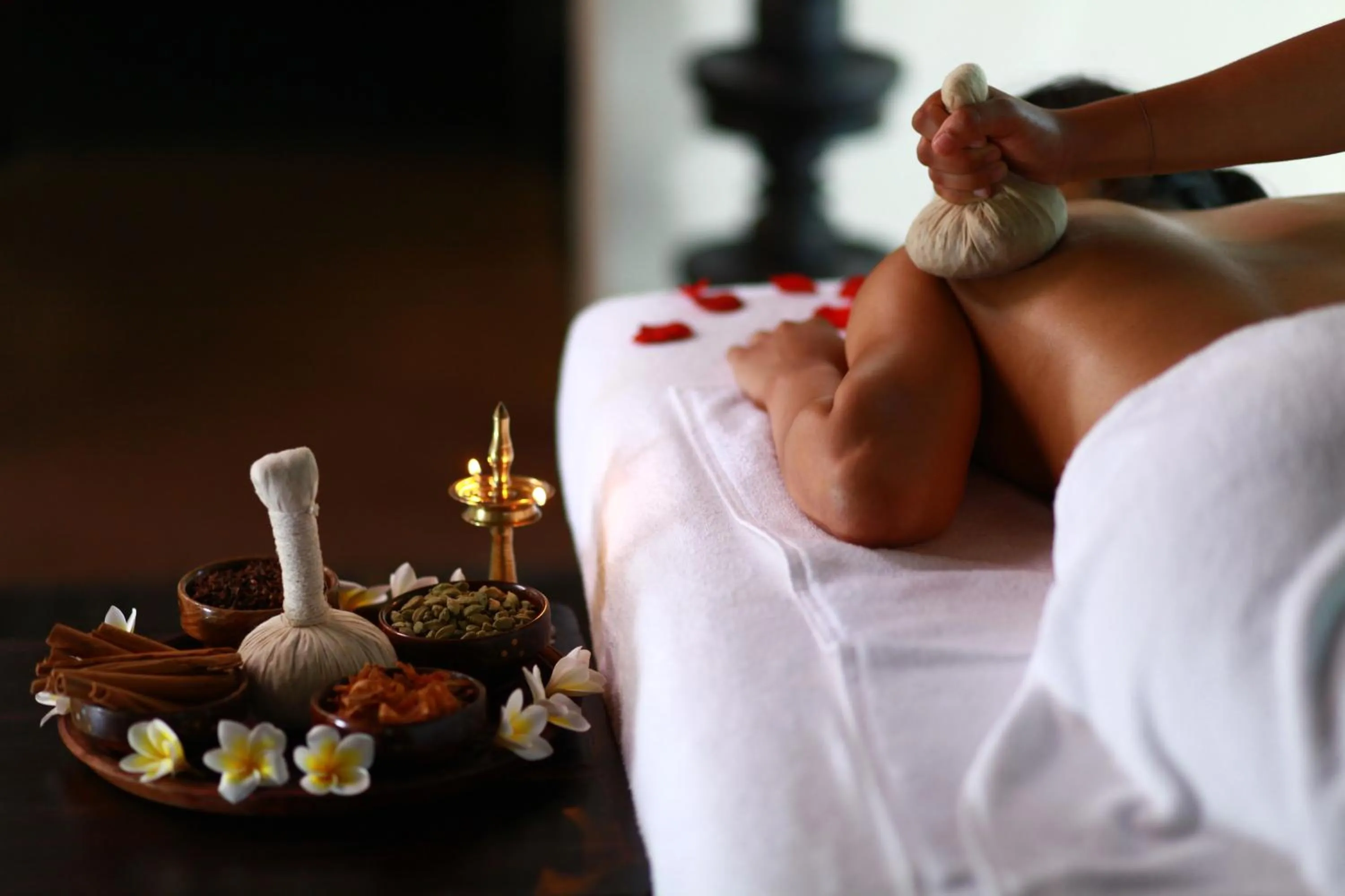 Massage in Niraamaya Wellness Retreats, Surya Samudra, Kovalam