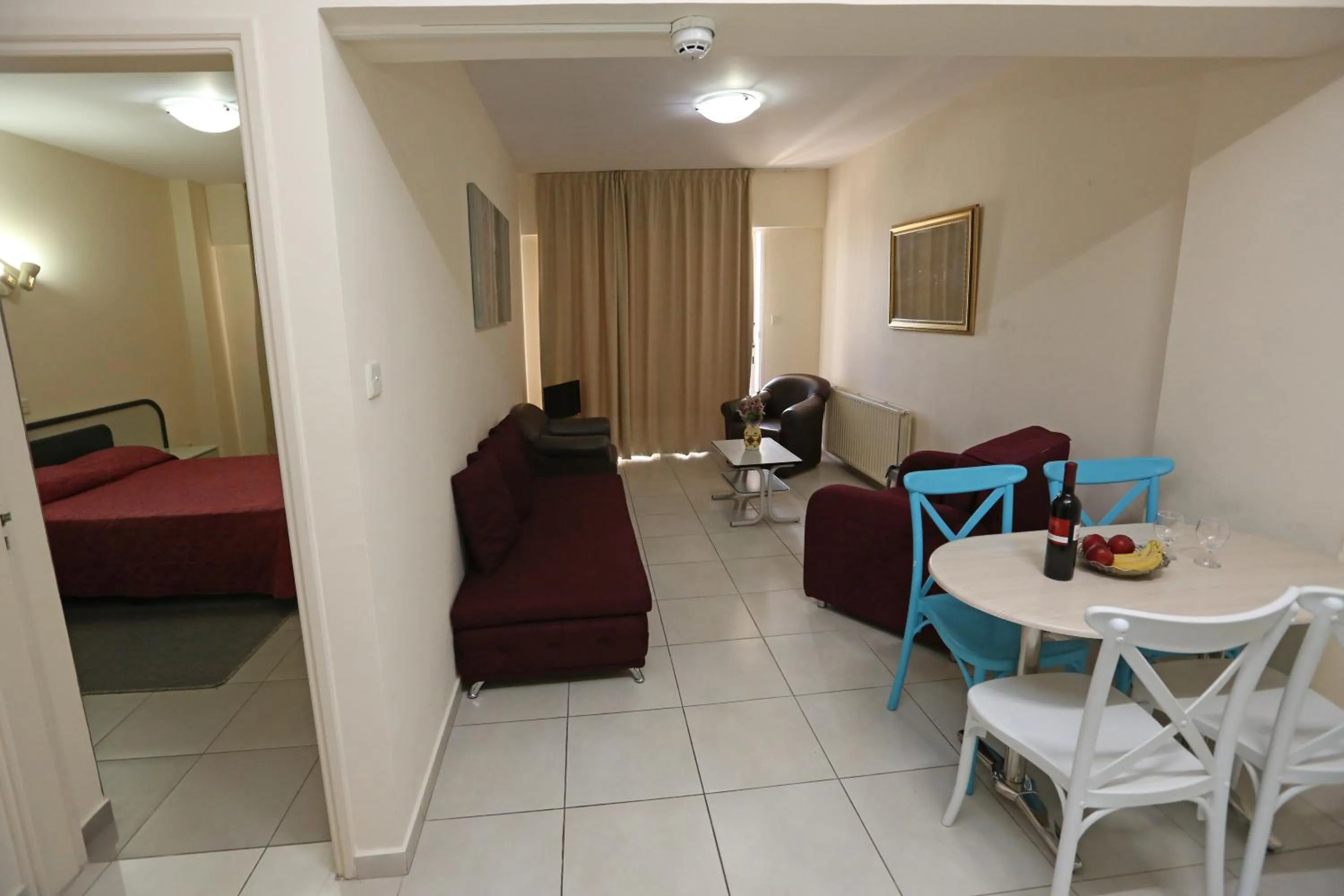 Living room, Bed in Sunquest Gardens Holiday Resort