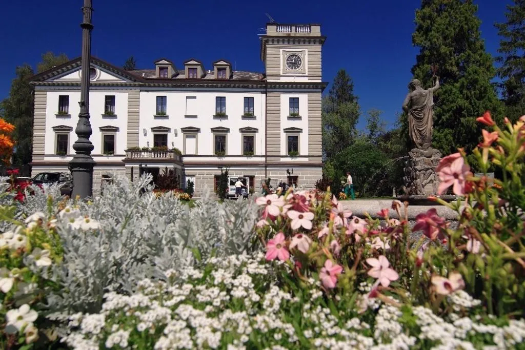 Facade/entrance in Golf Resort Hotel Konopiště