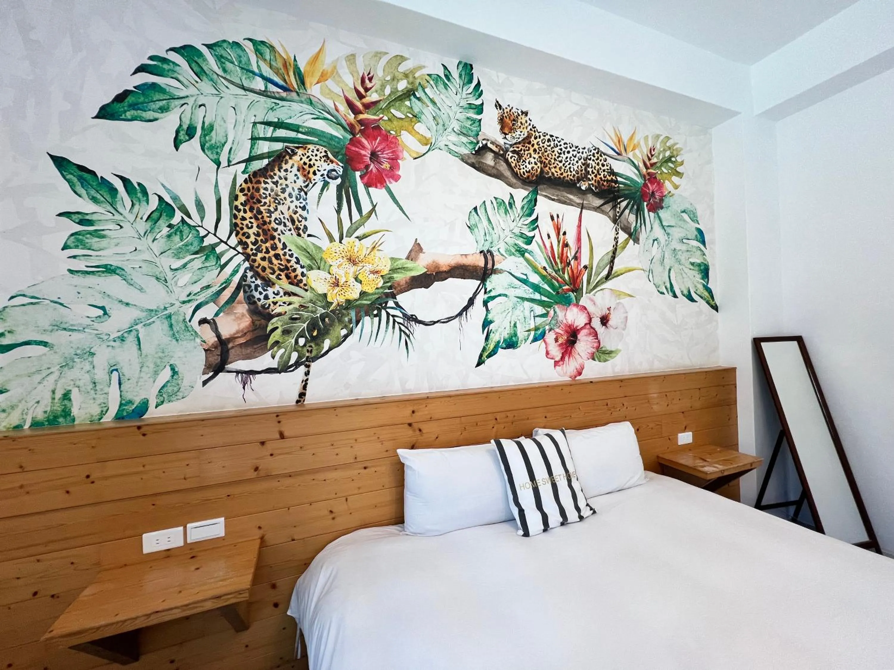 Photo of the whole room, Bed in Kenting Peninsula Inn