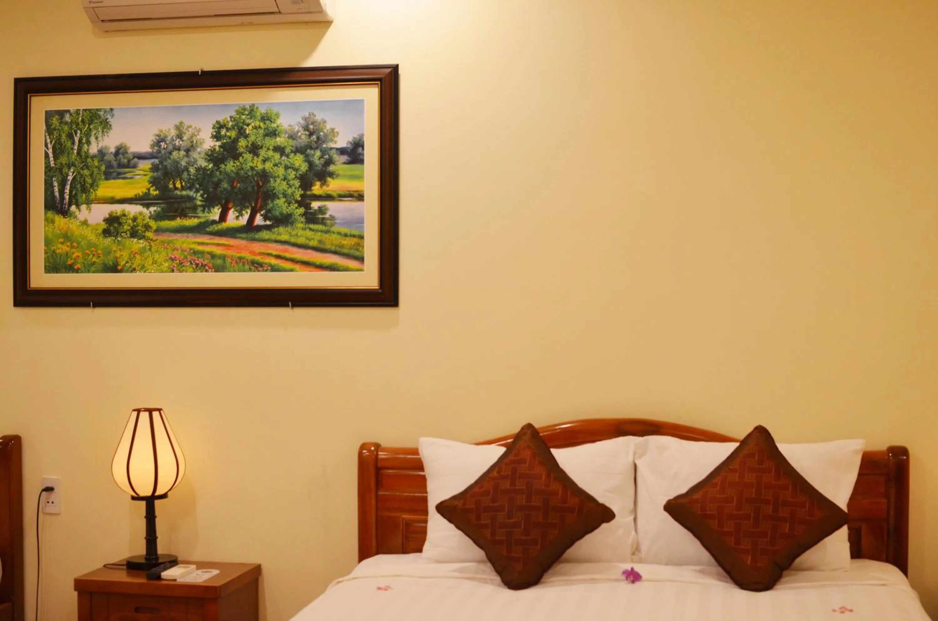 Bathroom, Bed in Panda Garden Homestay