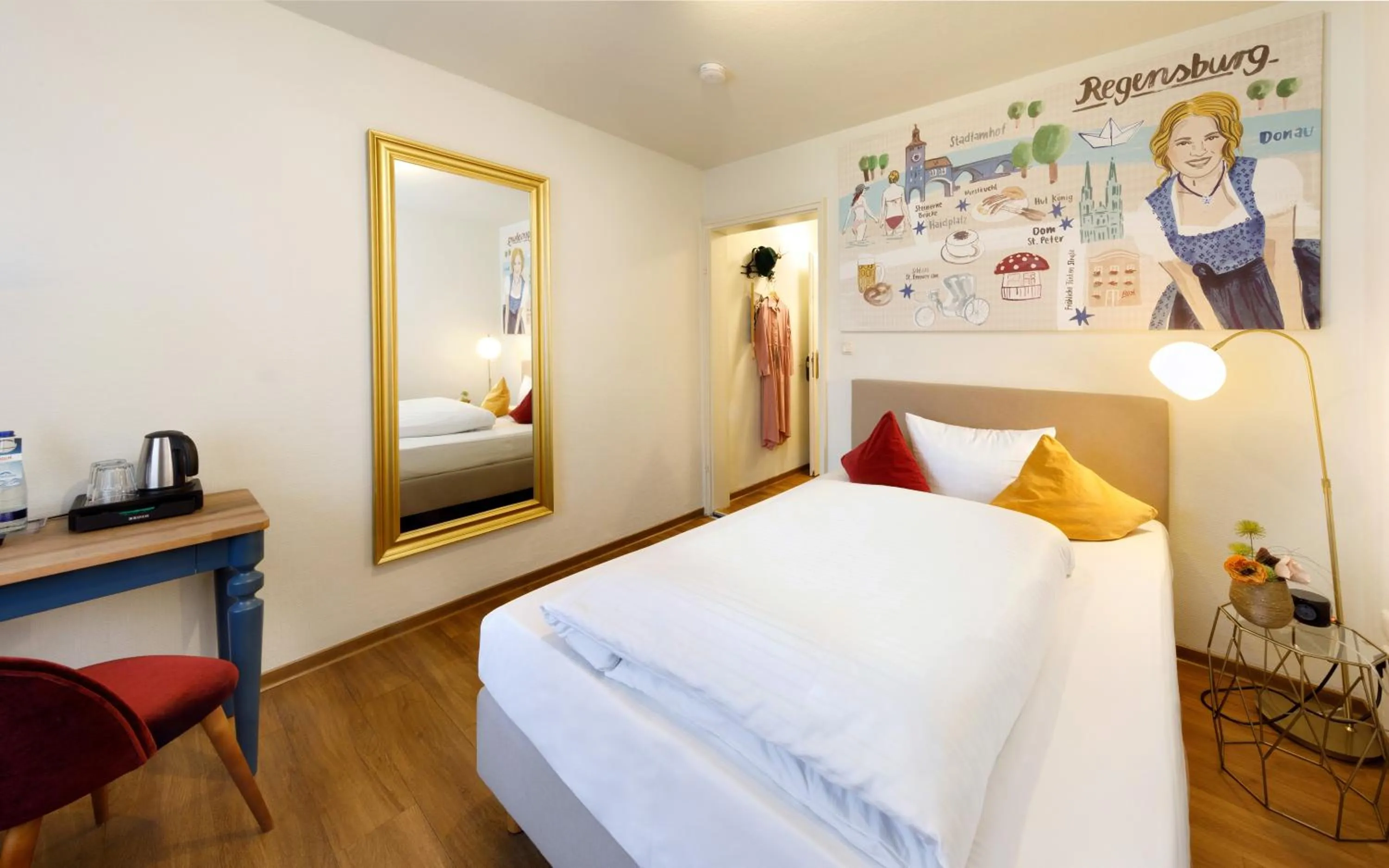 Photo of the whole room, Bed in Rosi Boutique Hotel