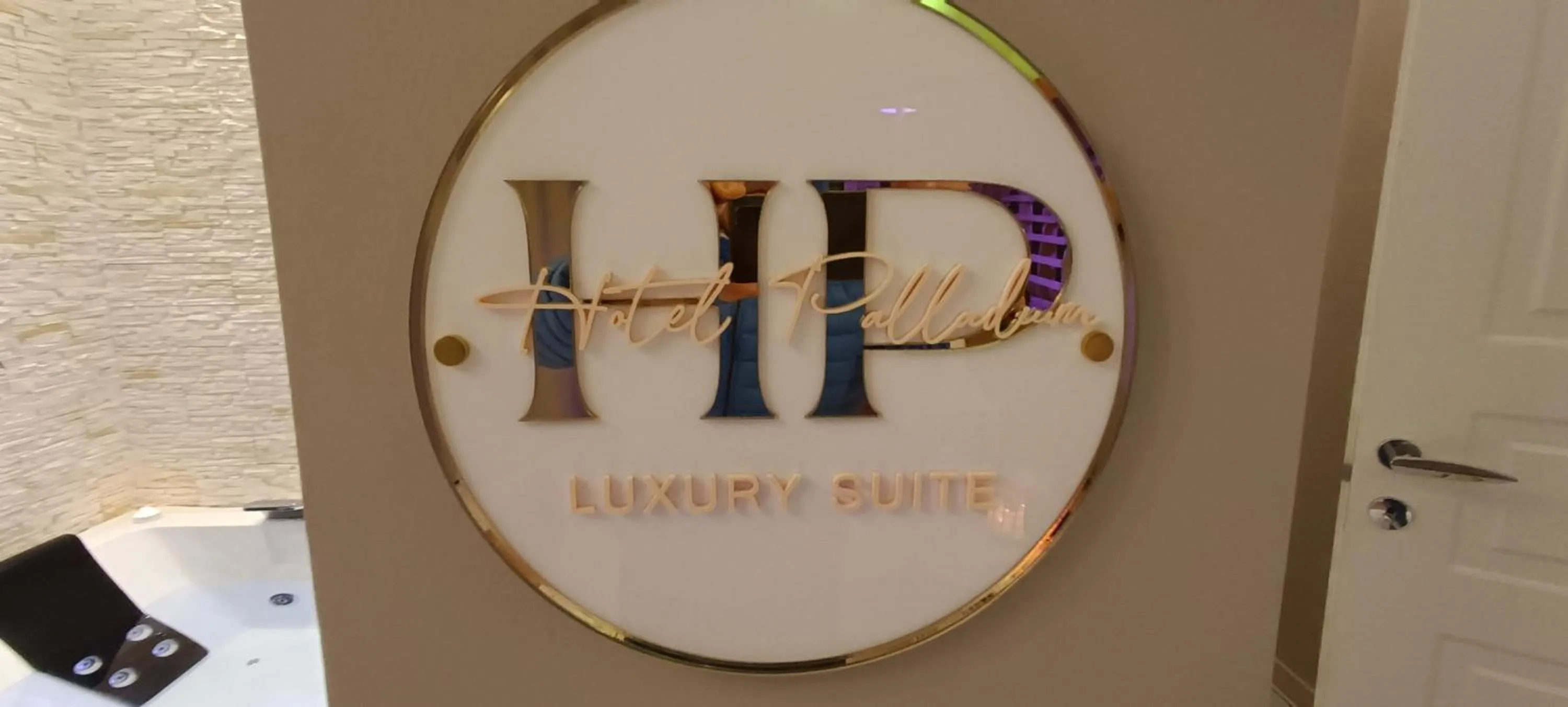 Logo/Certificate/Sign in Hotel Palladium