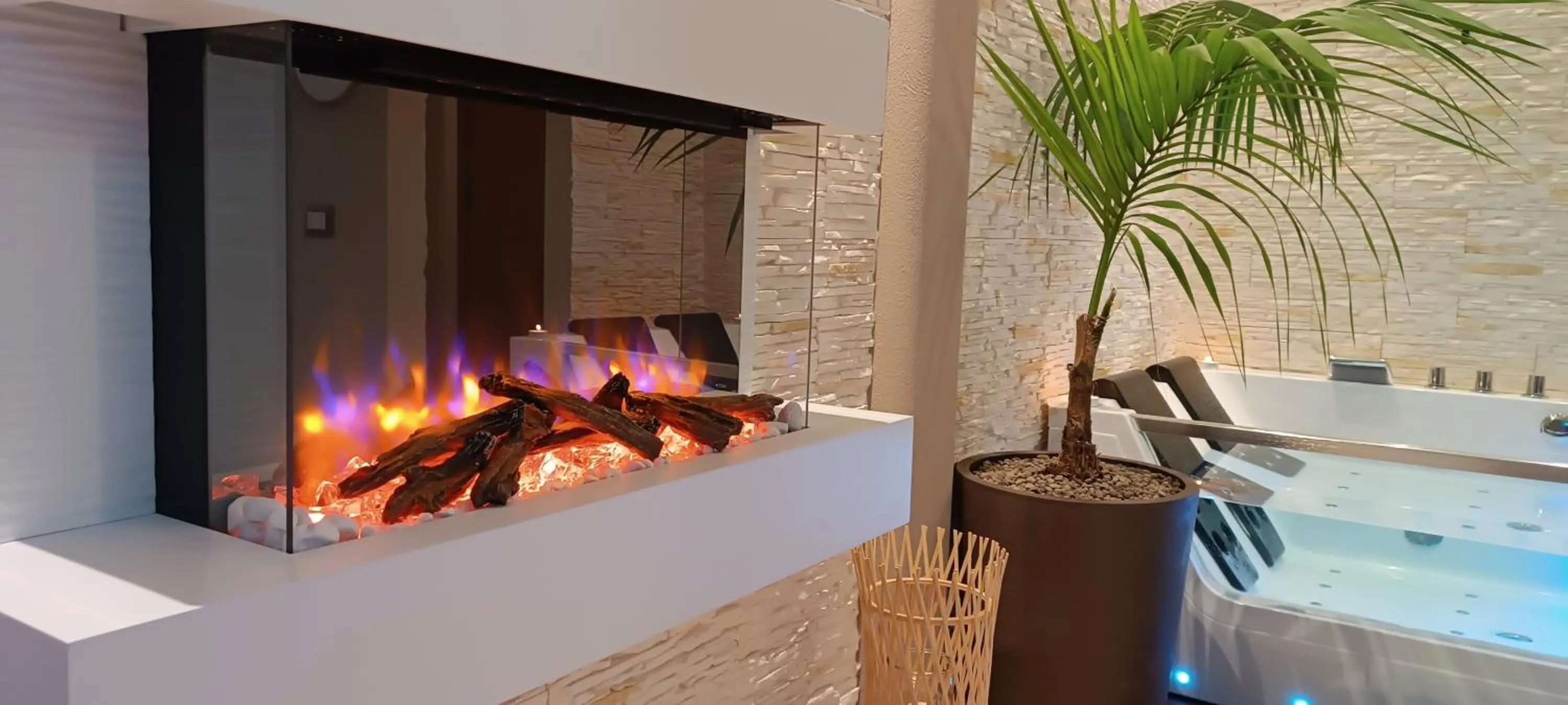 Hot Tub in Hotel Palladium