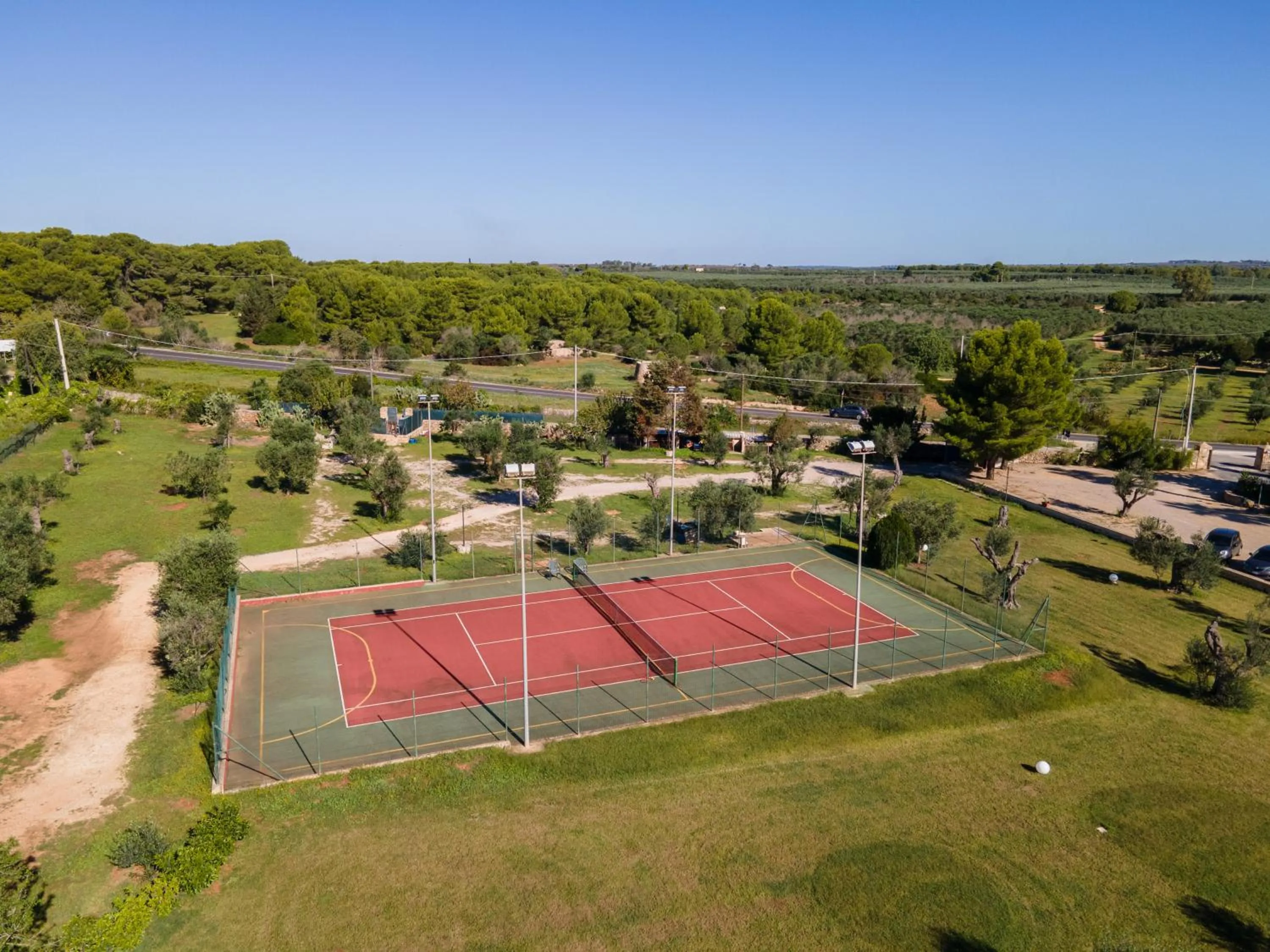 Tennis court in Hotel Masseria Le Pajare