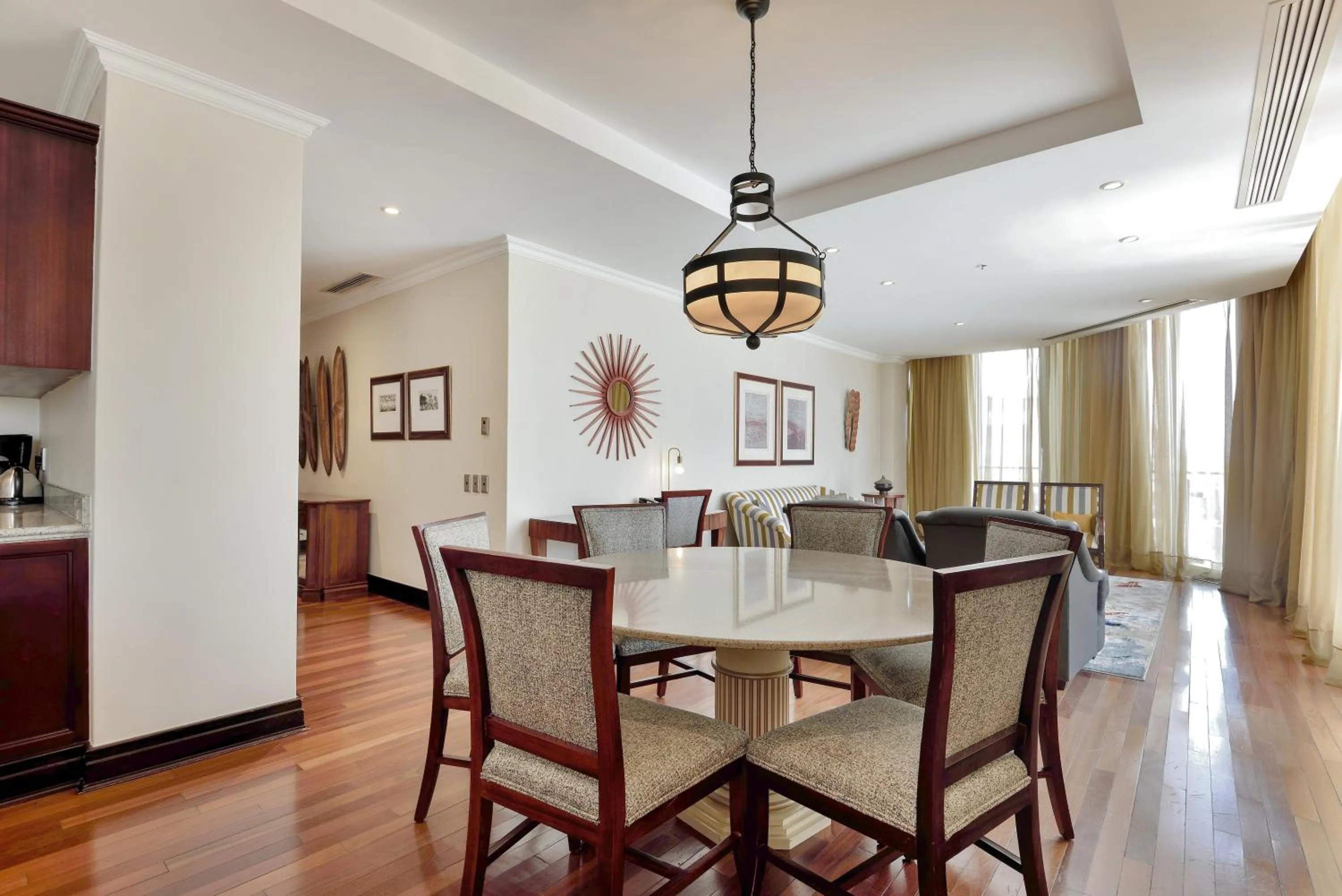 Photo of the whole room in The Michelangelo Towers