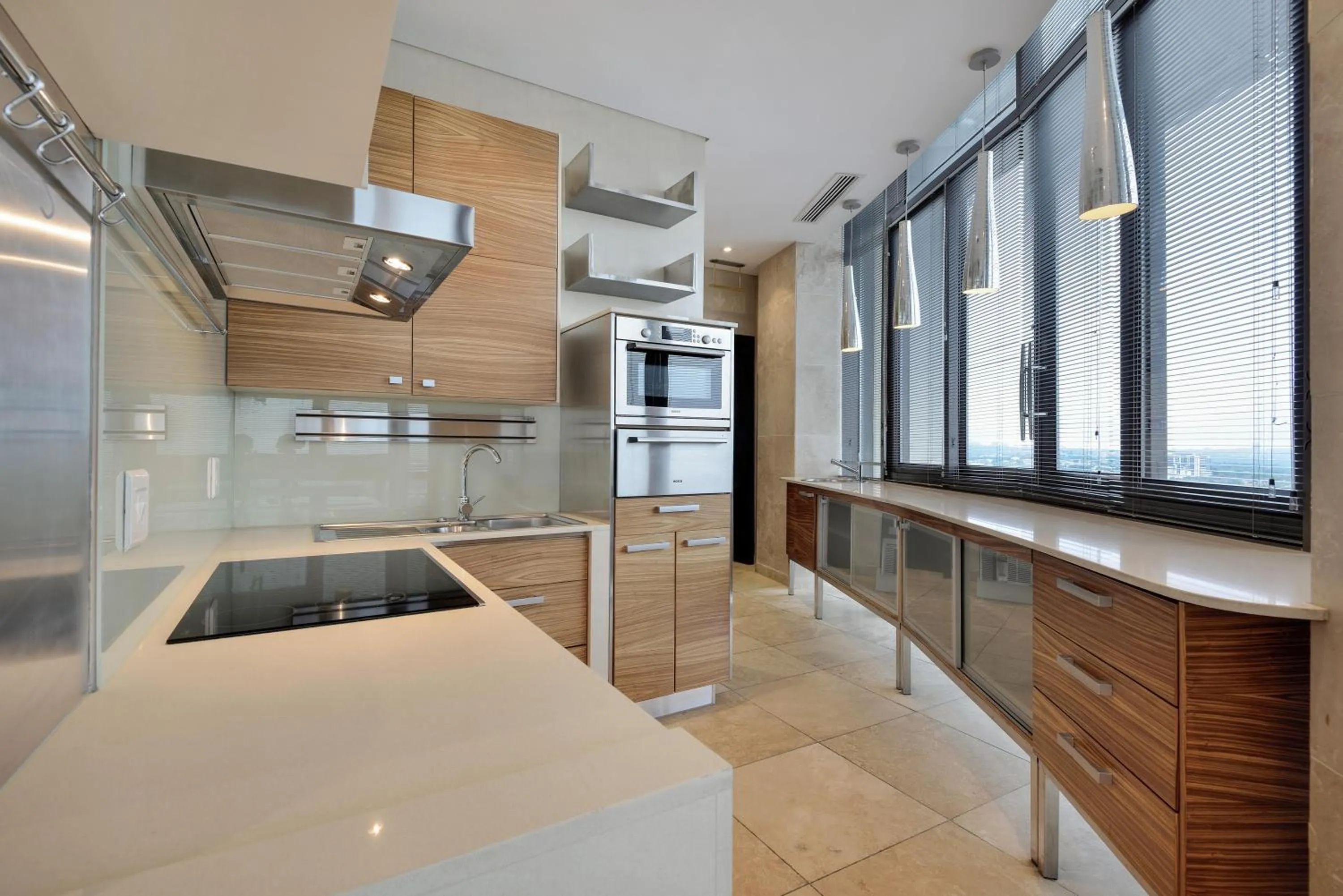 Kitchen or kitchenette in The Michelangelo Towers