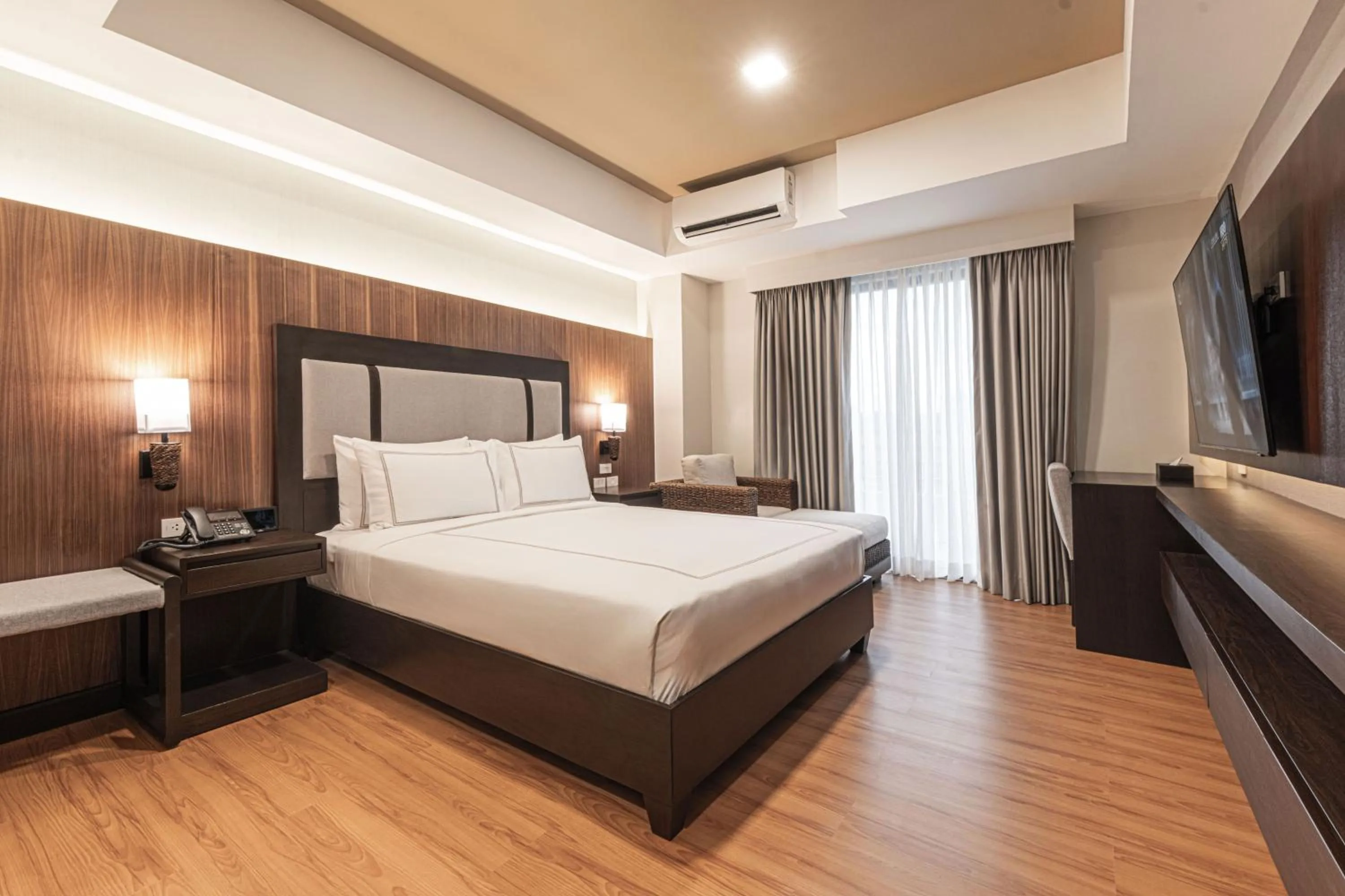 Bed in Widus Hotel Clark