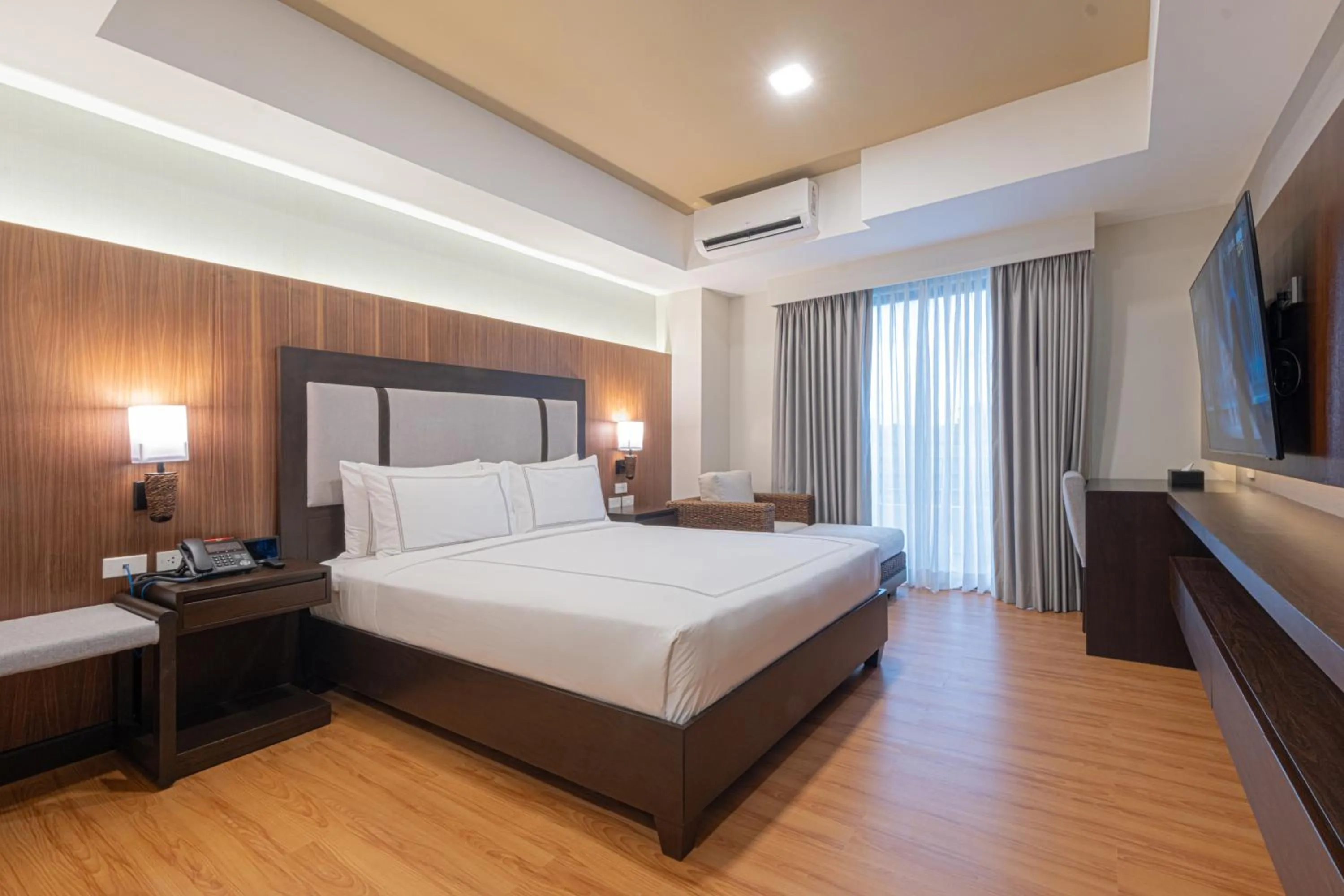 Bed in Widus Hotel Clark