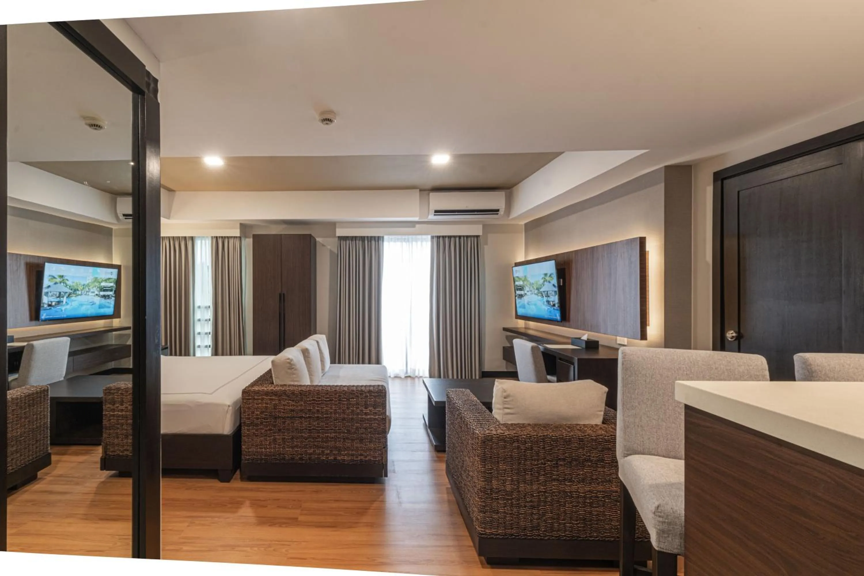 Photo of the whole room in Widus Hotel Clark