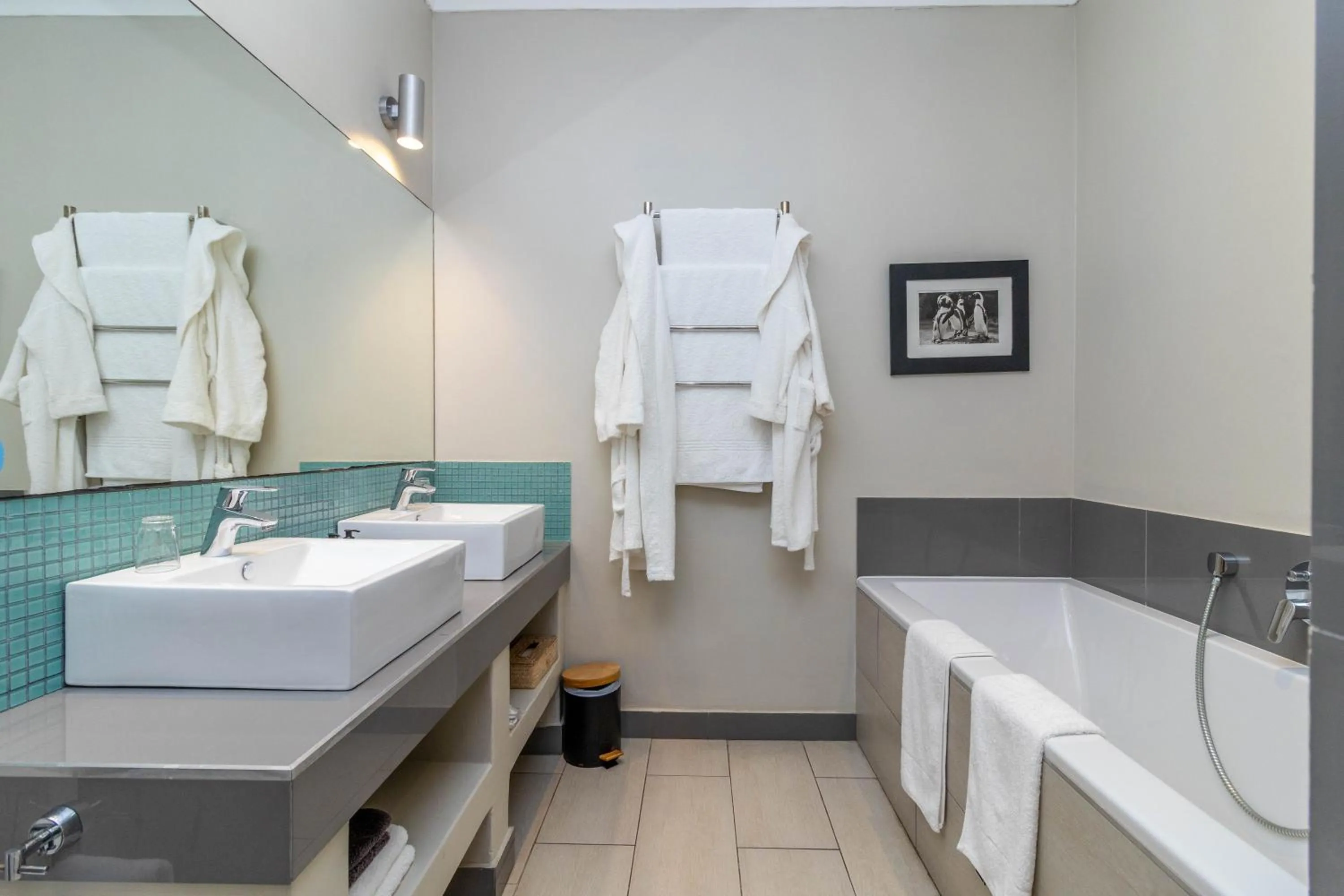 Bathroom in Whale Rock Luxury Lodge