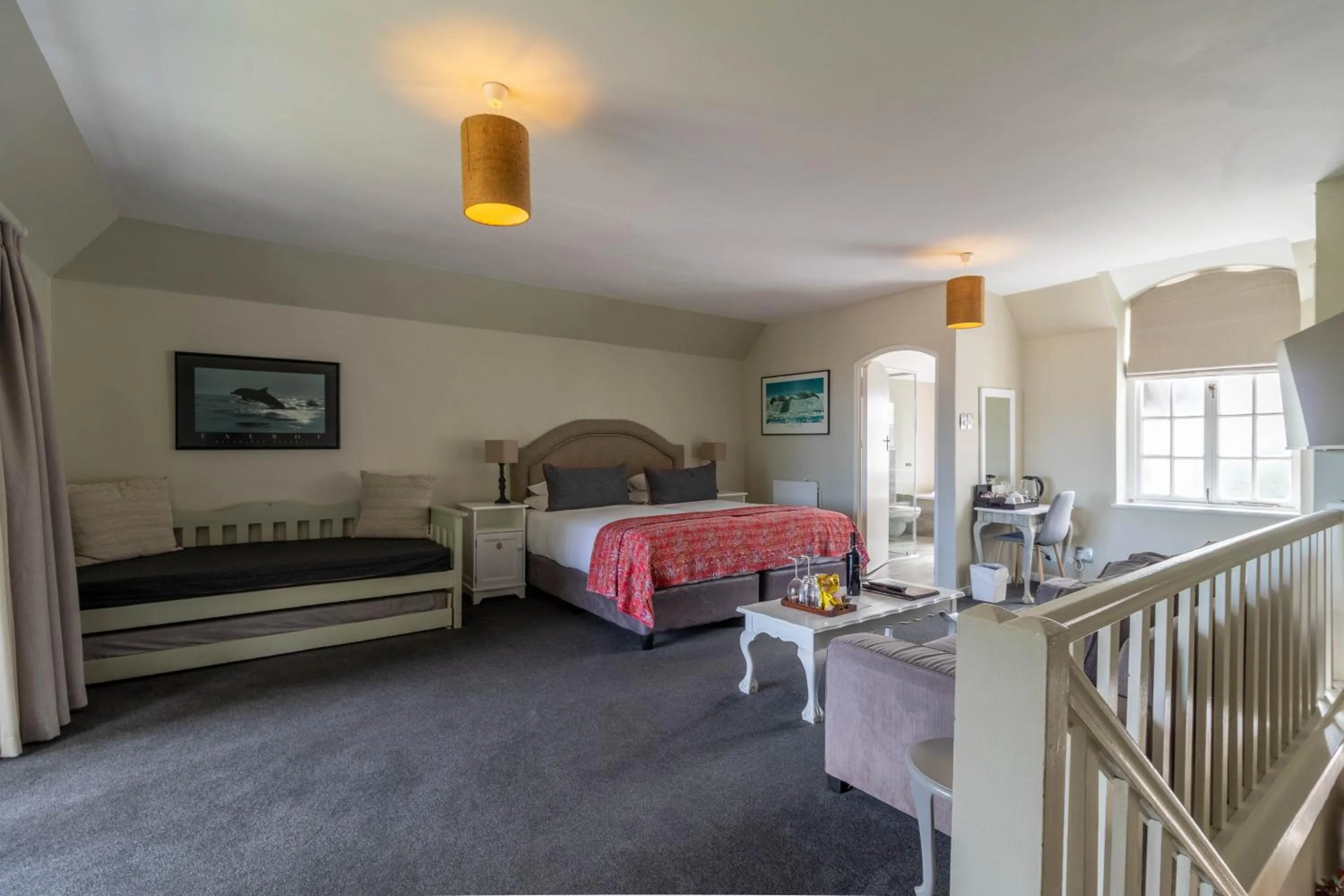 Photo of the whole room, Bed in Whale Rock Luxury Lodge