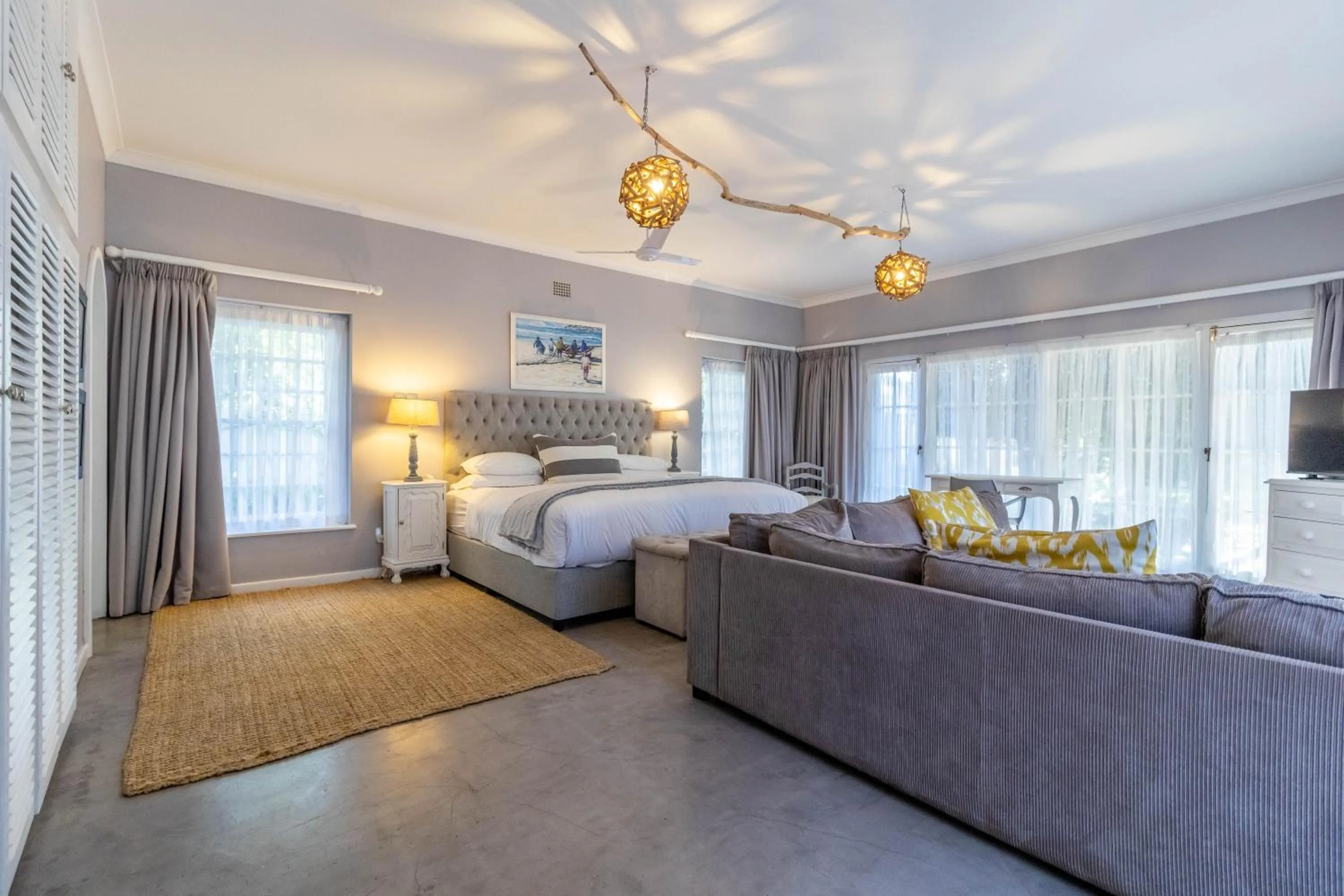 Bed in Whale Rock Luxury Lodge