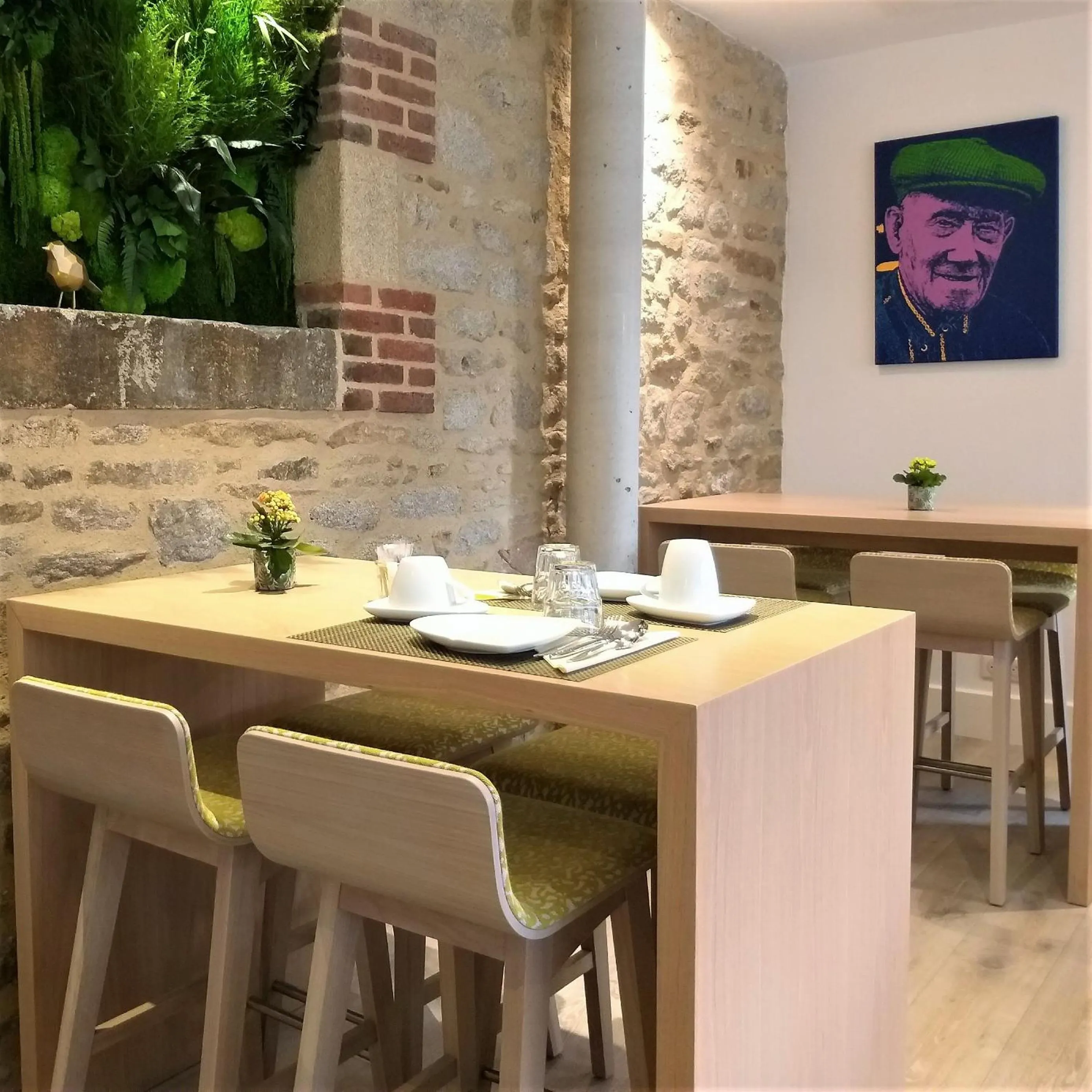 Restaurant/places to eat in Hôtel Ginkgo - SPA Biloba