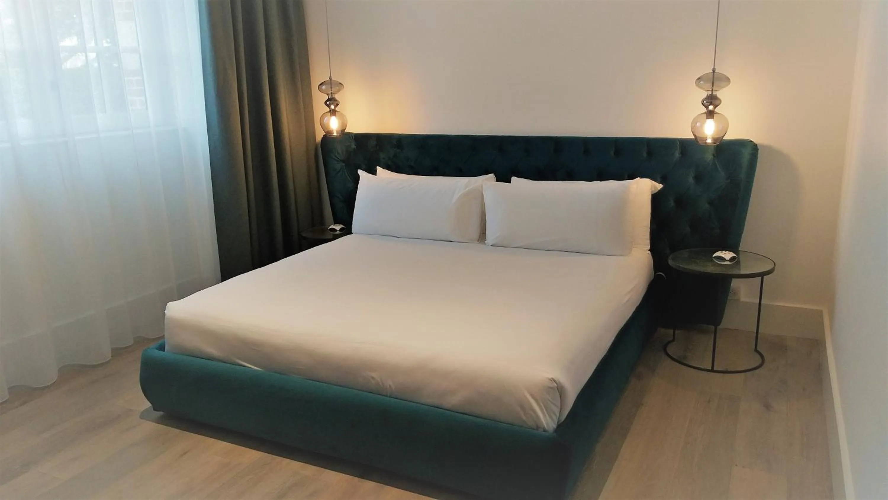 Bedroom, Bed in Hôtel Ginkgo - SPA Biloba