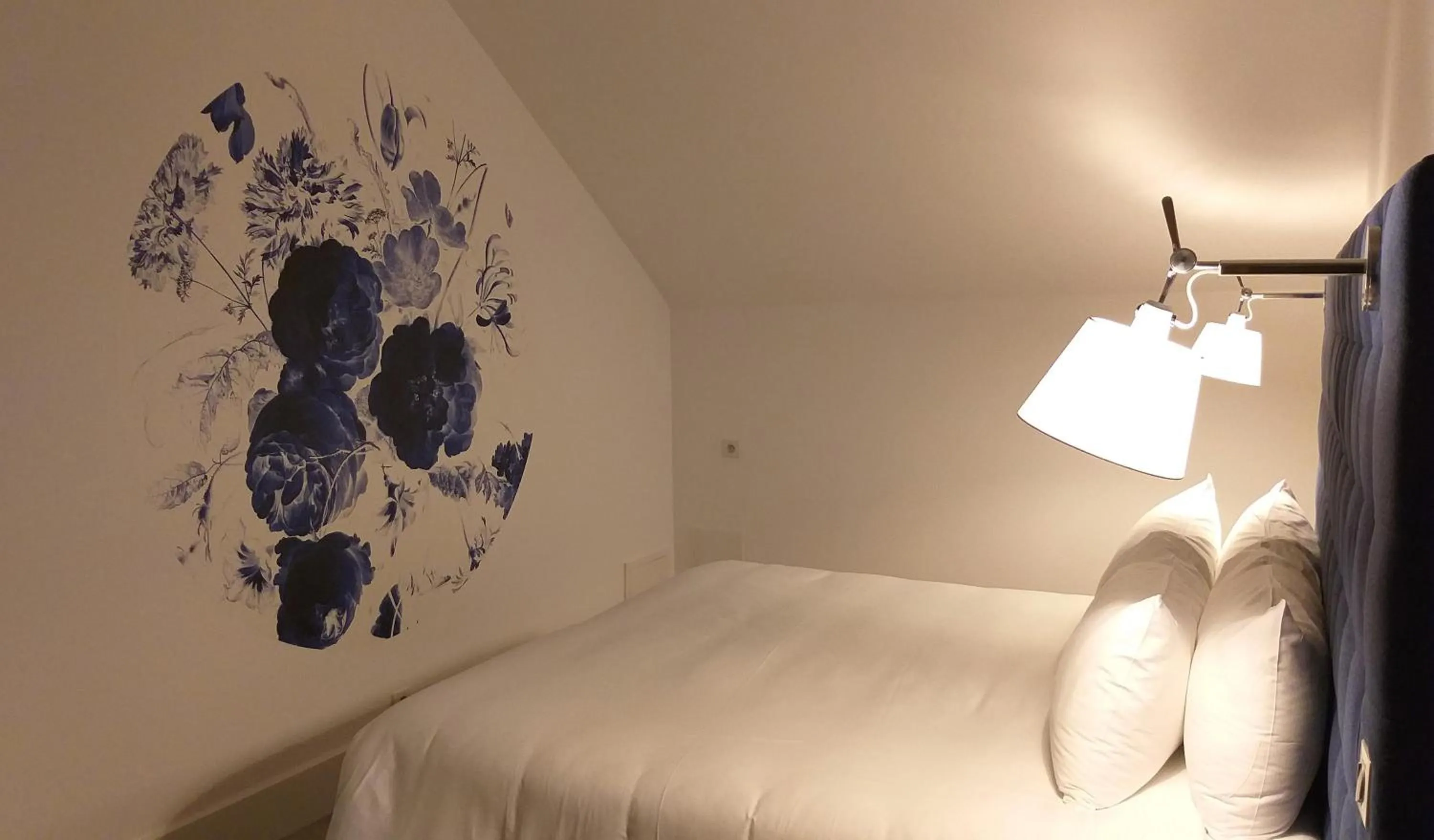 Bedroom, Bed in Hôtel Ginkgo - SPA Biloba