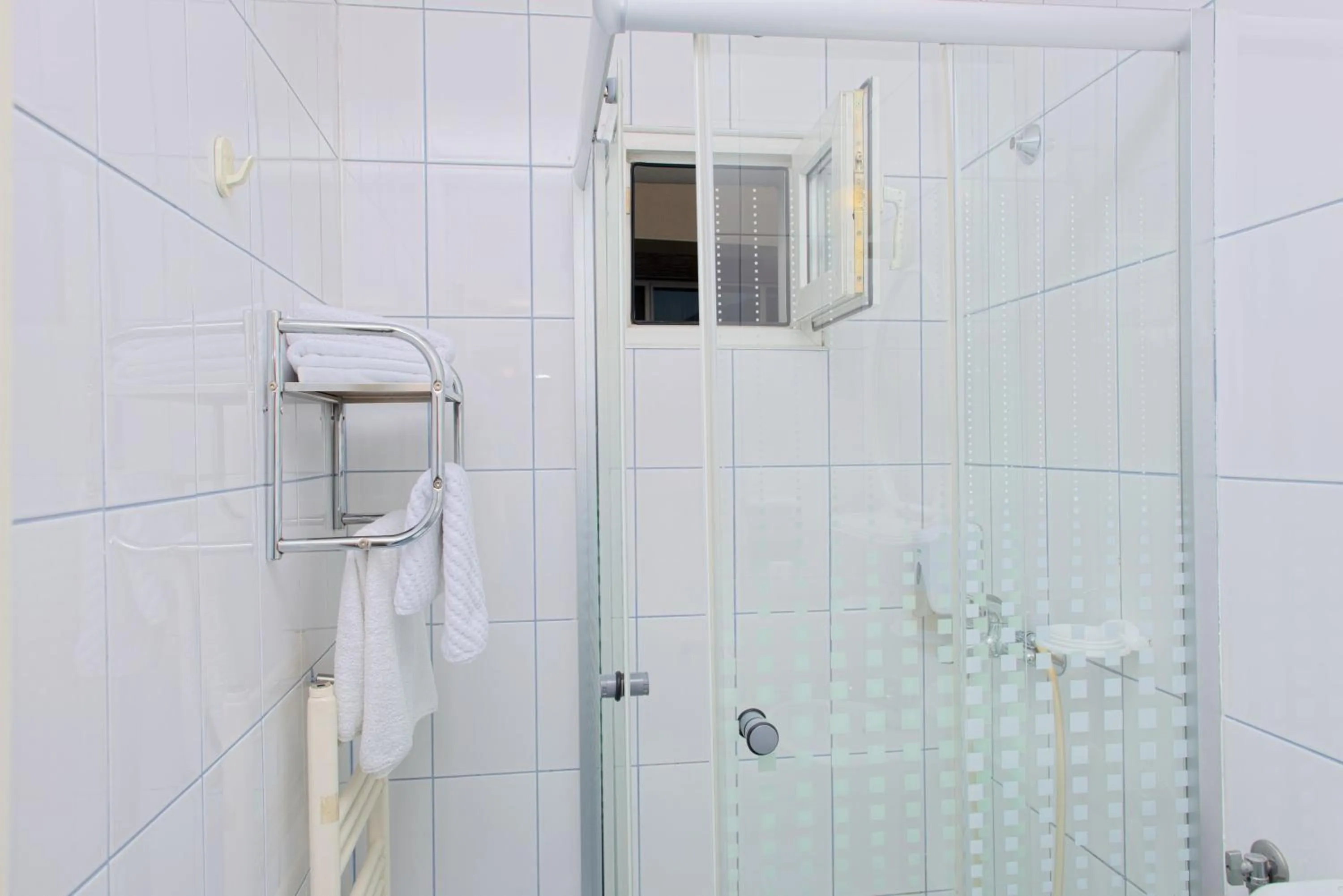 Bathroom in Pensiunea Leo