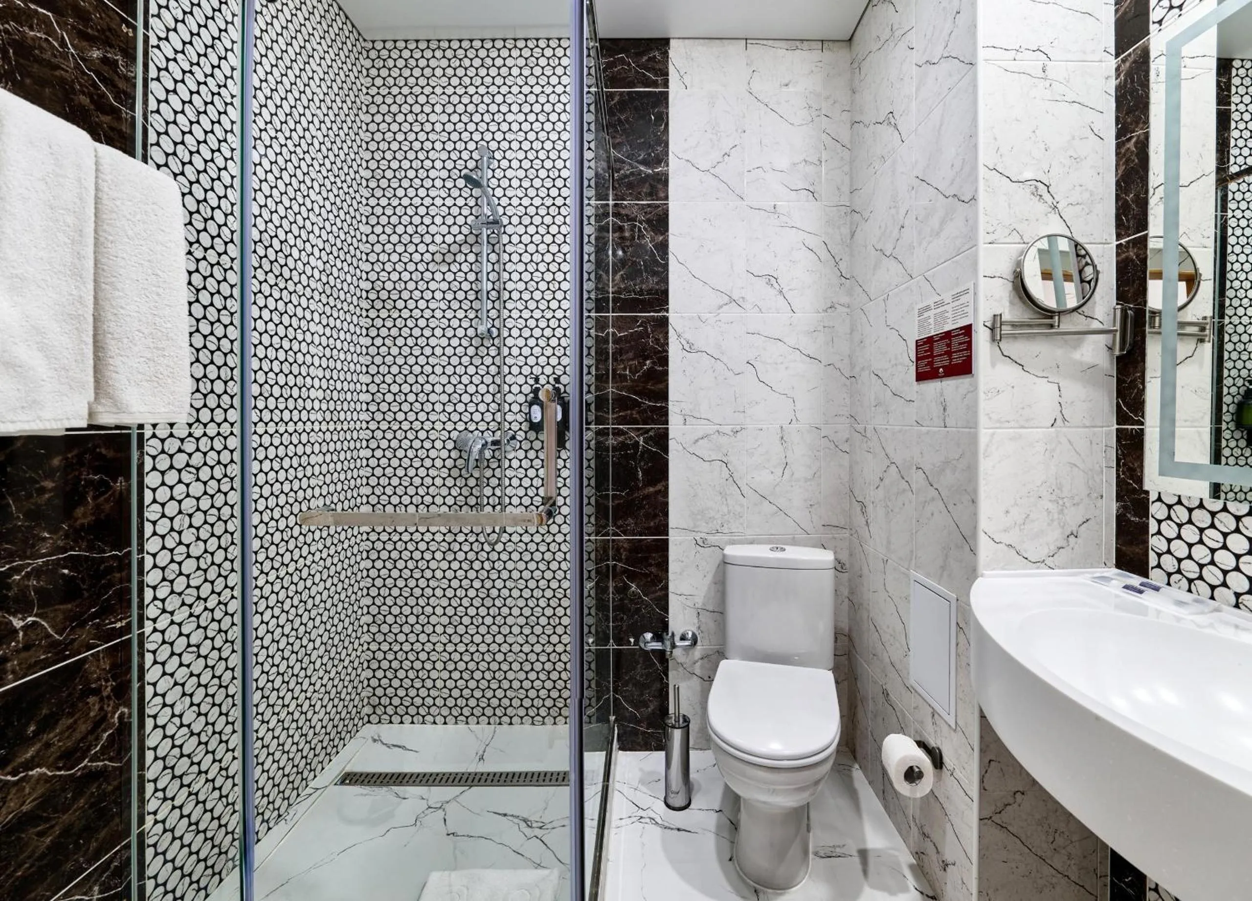 Shower in Aisha Bibi Hotel & Spa