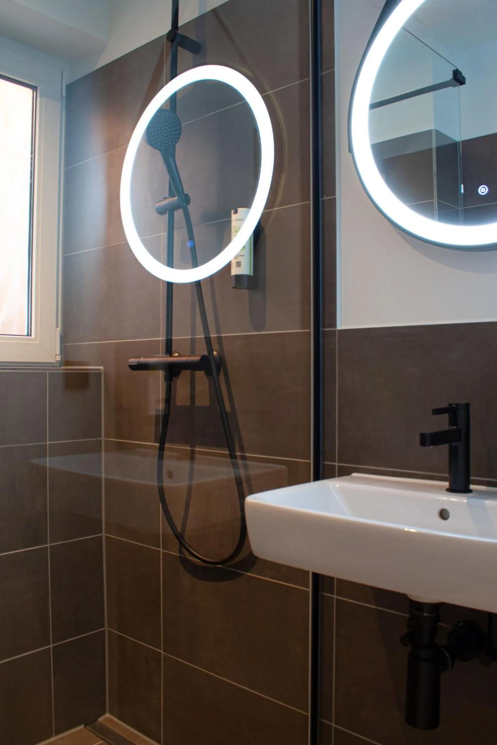 Shower in Project JUNE - ehemals Landgasthof Jüterbog