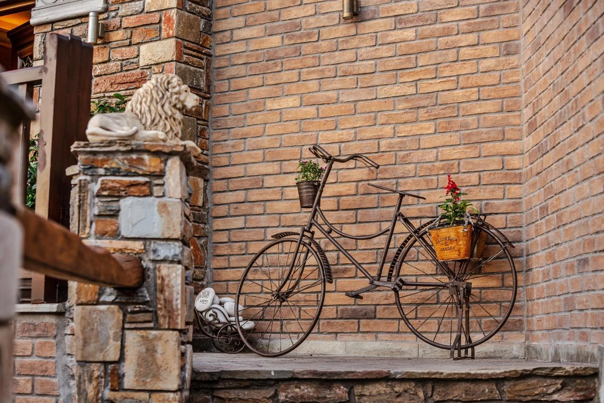 Facade/entrance in Lions Nine