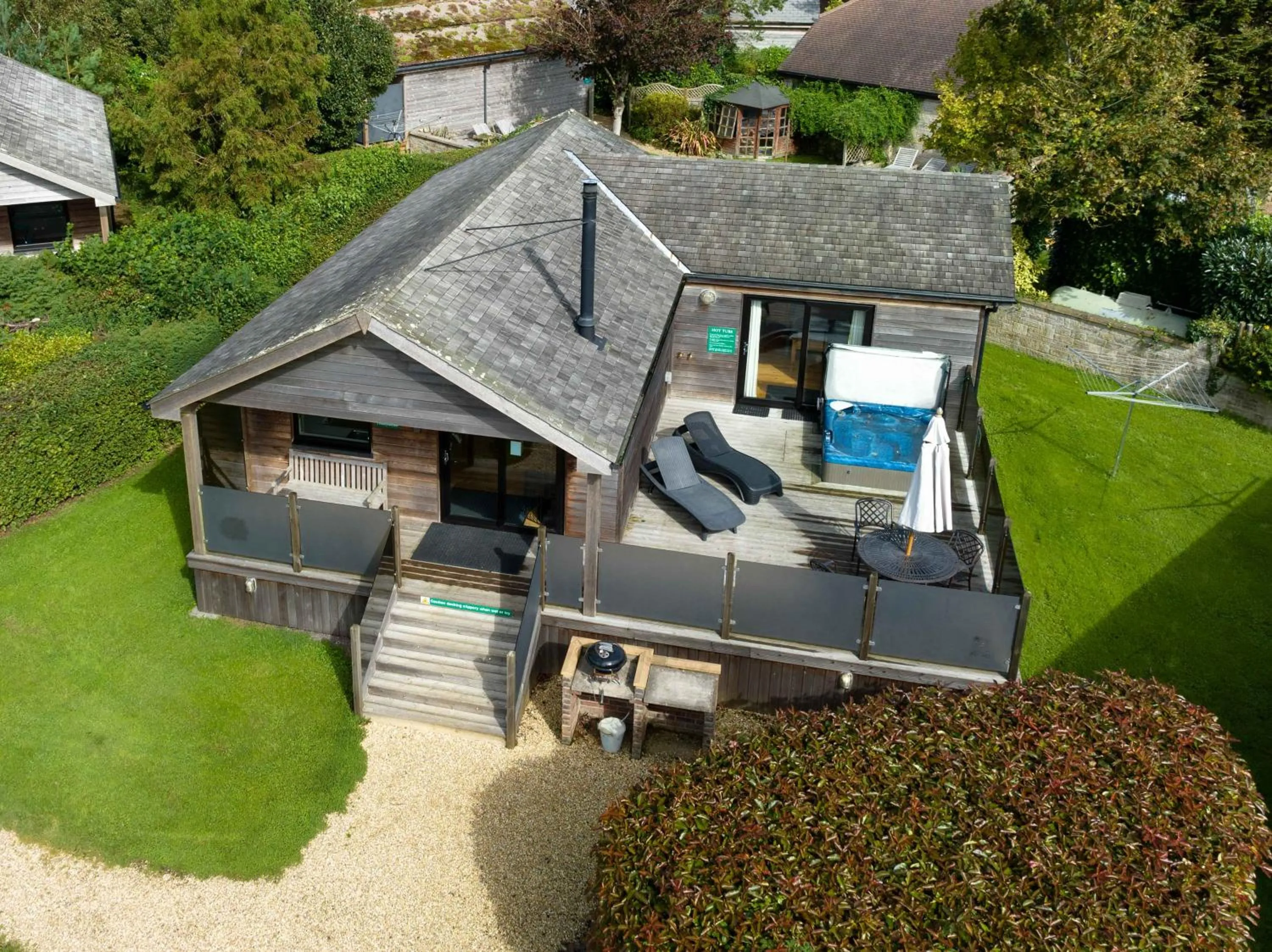 Property building in Tor Farm Lodge