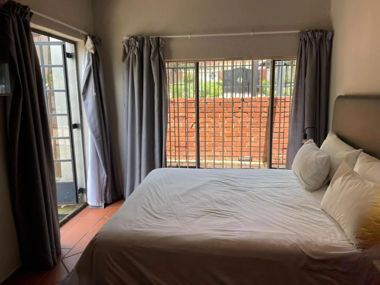 View (from property/room), Bed in The Wild Peach - Menlyn