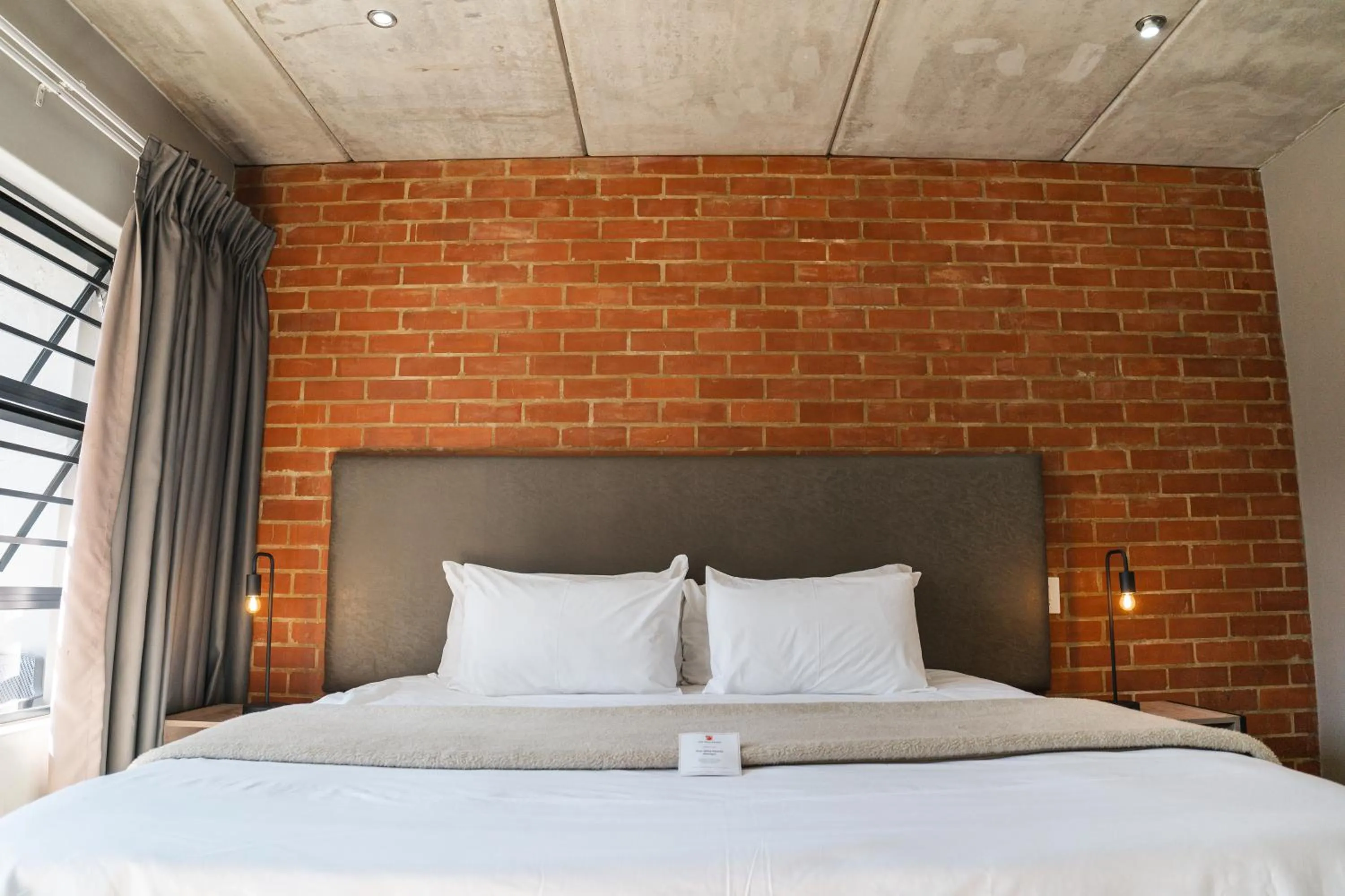 Bed in The Wild Peach - Menlyn