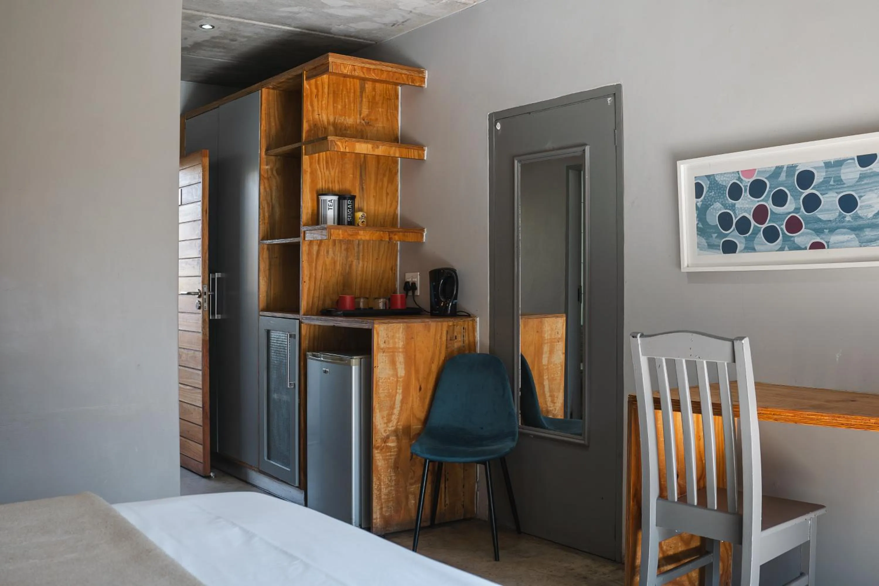 Kitchen or kitchenette, Bed in The Wild Peach - Menlyn