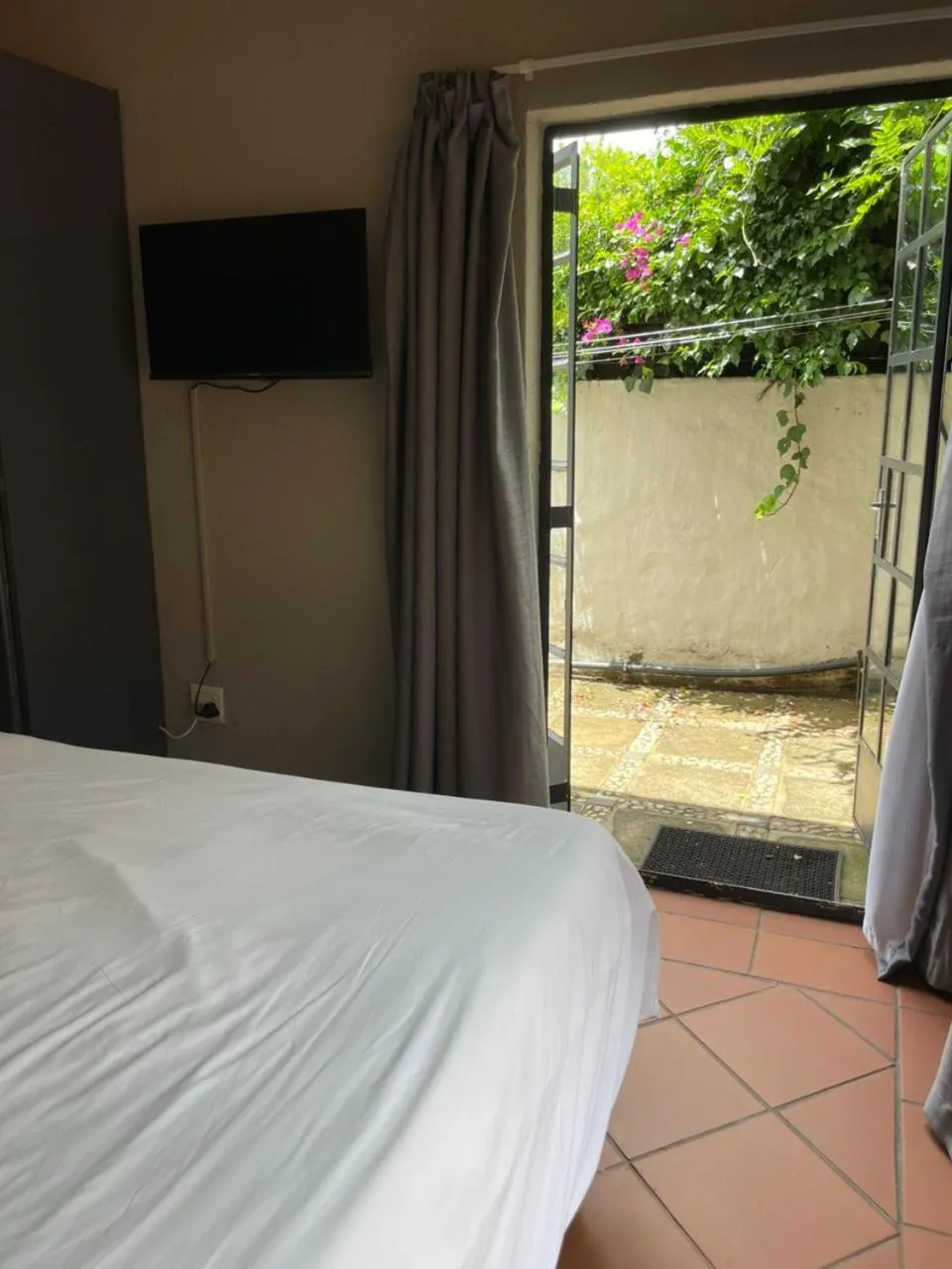 View (from property/room), Bed in The Wild Peach - Menlyn