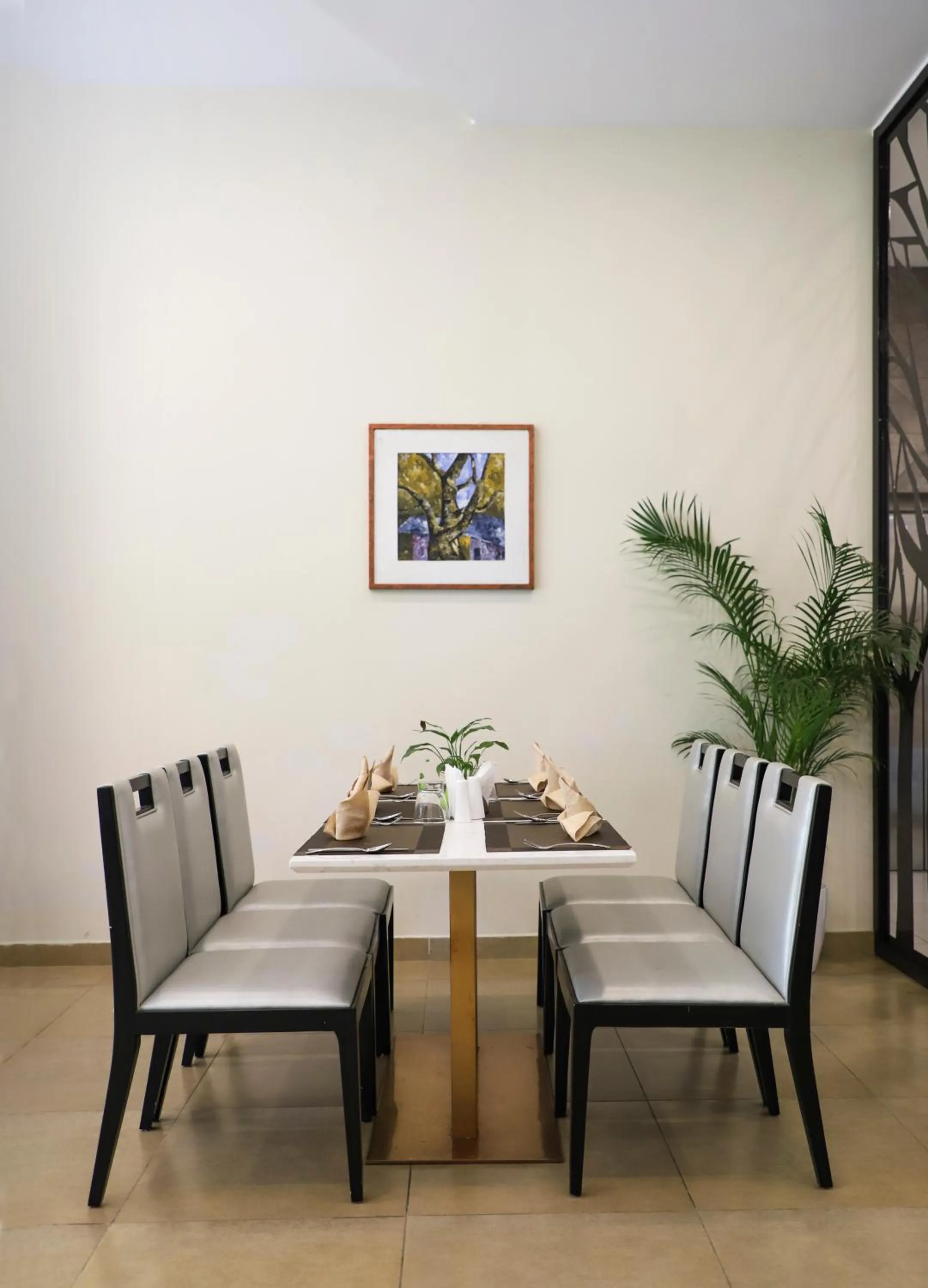 Restaurant/places to eat in juSTa Rangers Munnar