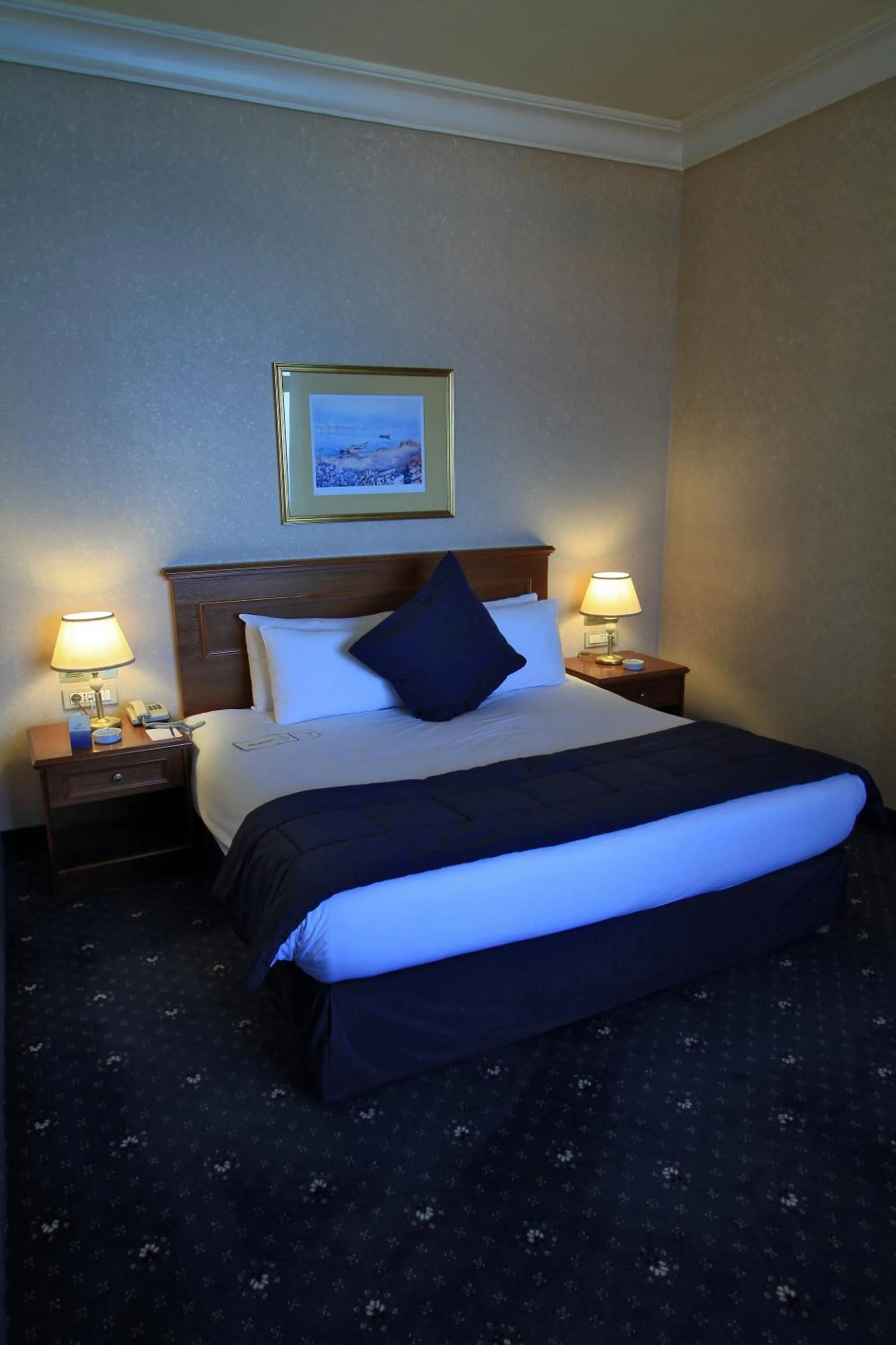 Bedroom, Bed in Bayview Hotel Beirut