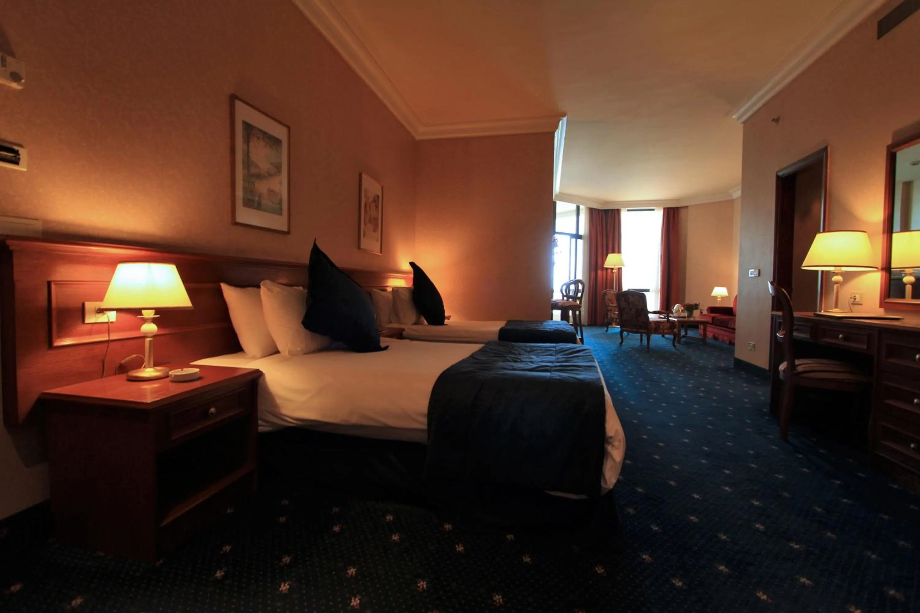 Bedroom, Bed in Bayview Hotel Beirut