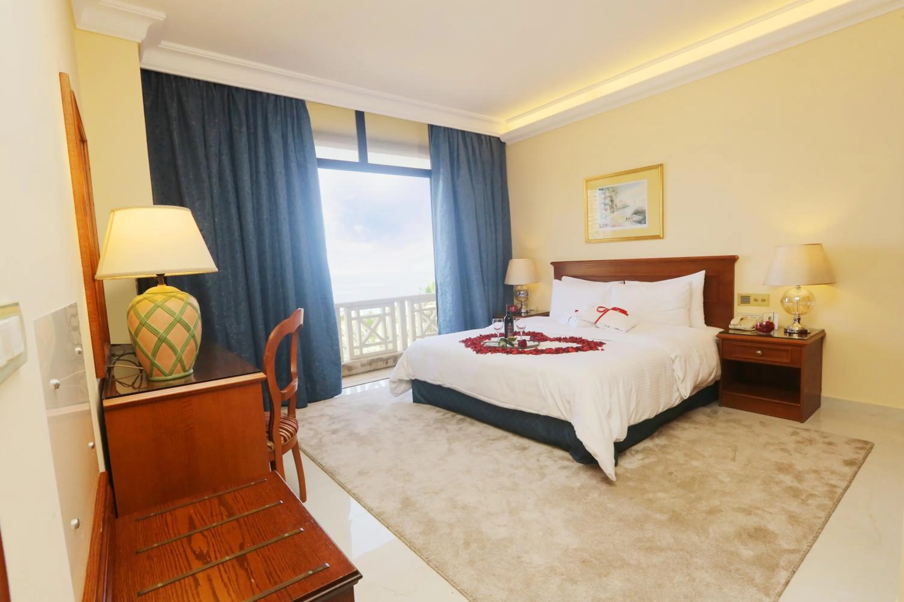 Bed in Bayview Hotel Beirut