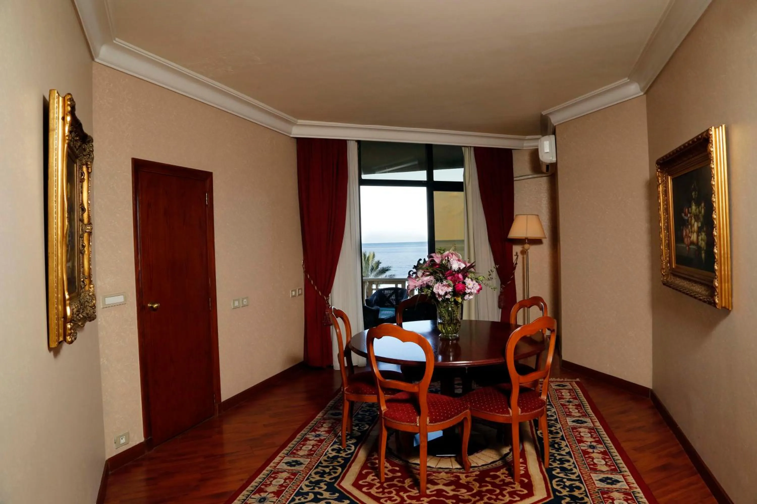 Dining area in Bayview Hotel Beirut
