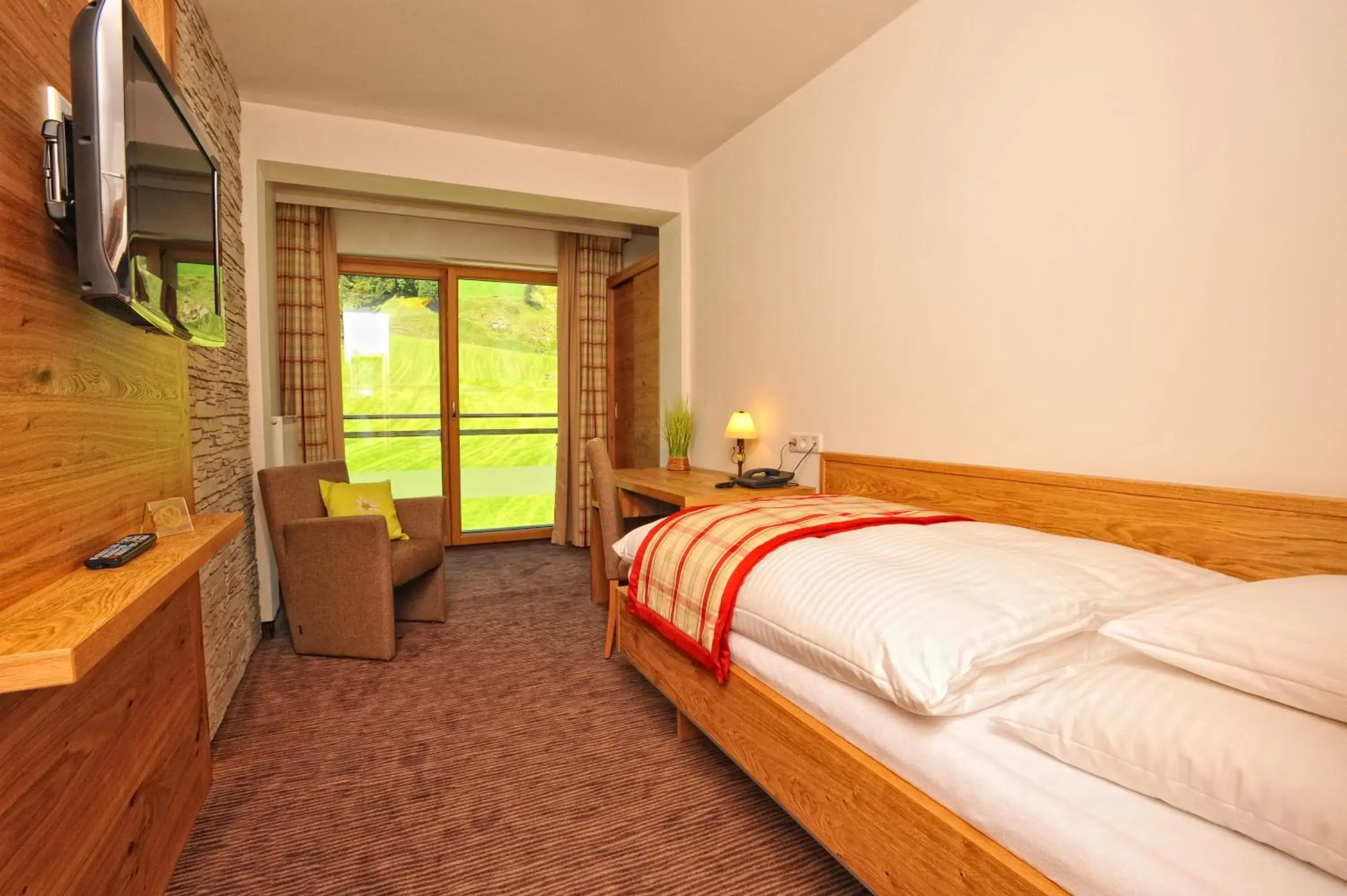 Single Room with Balcony - single occupancy in Hotel Barbarahof Saalbach Single Room with Balcony - single occupancy in Hotel Barbarahof Saalbach