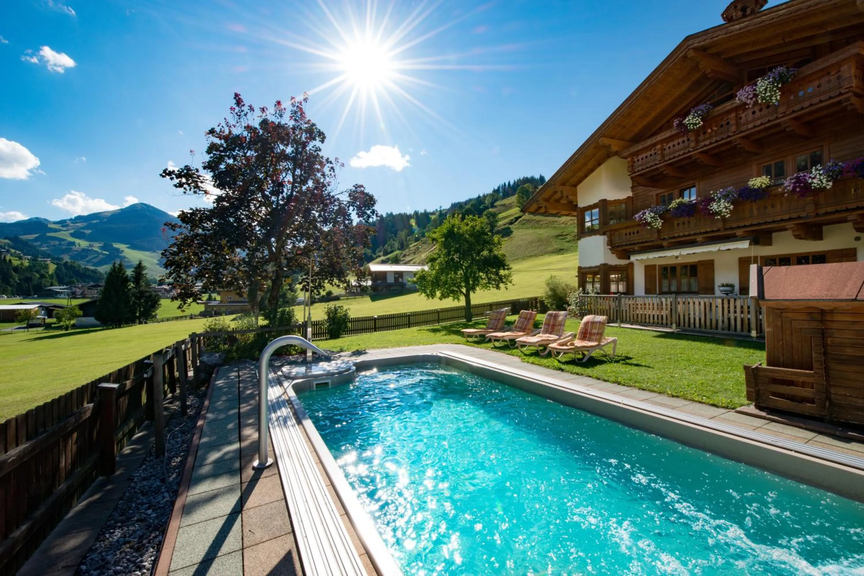 Swimming pool in Hotel Barbarahof Saalbach