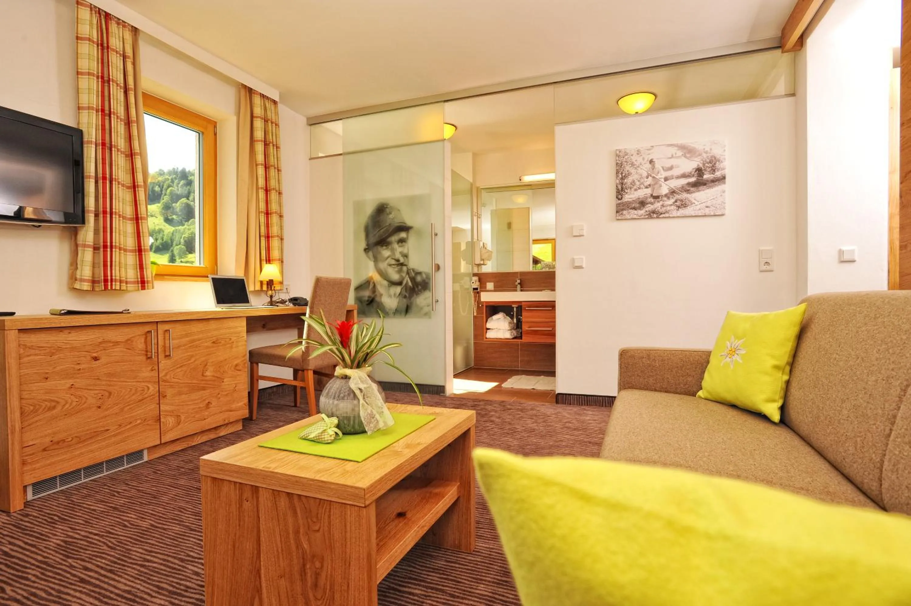 Photo of the whole room in Hotel Barbarahof Saalbach